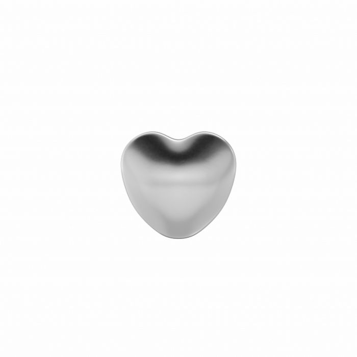 Boucles d'oreilles en acier en forme de cœur.