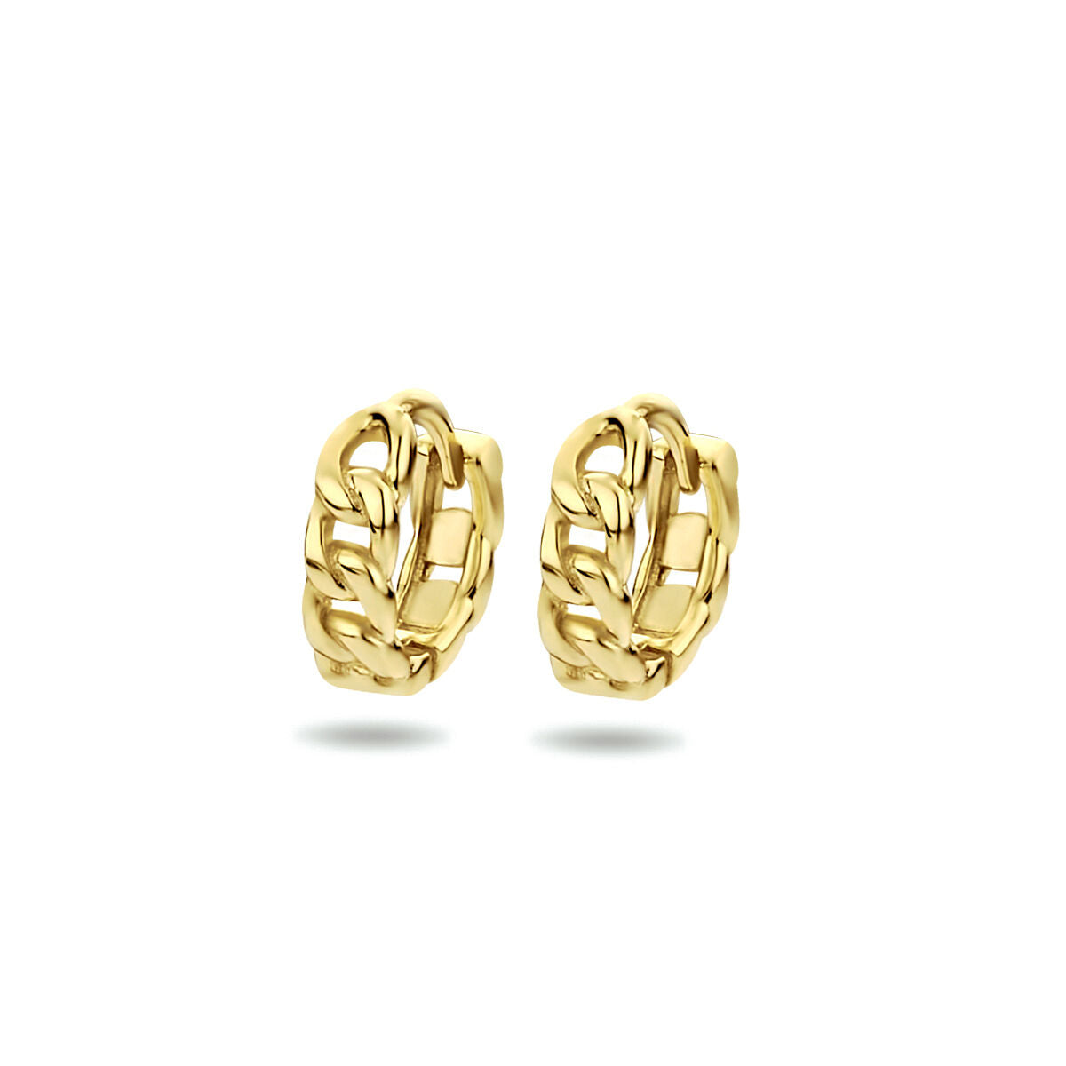 Boucles d'oreilles en argent doré 1 micron avec motif de maillons.