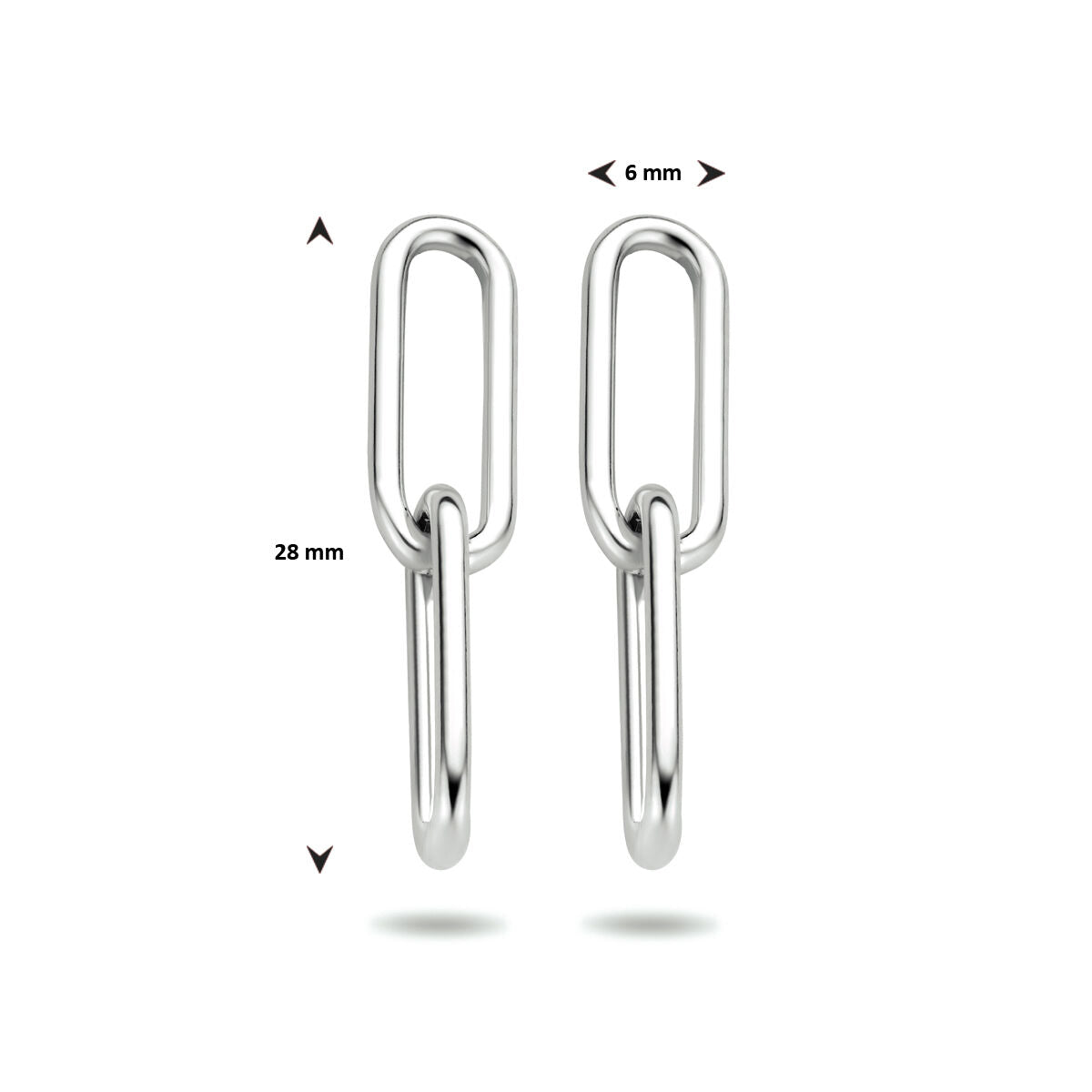De afbeelding toont de Van der Kooij Collectie oorhangers paperclip zilver gerhodineerd: twee zilveren ovale schakels, elk 28 mm lang en 6 mm breed, verticaal afgebeeld met gelabelde pijlen die de hoogte en breedte aangeven.