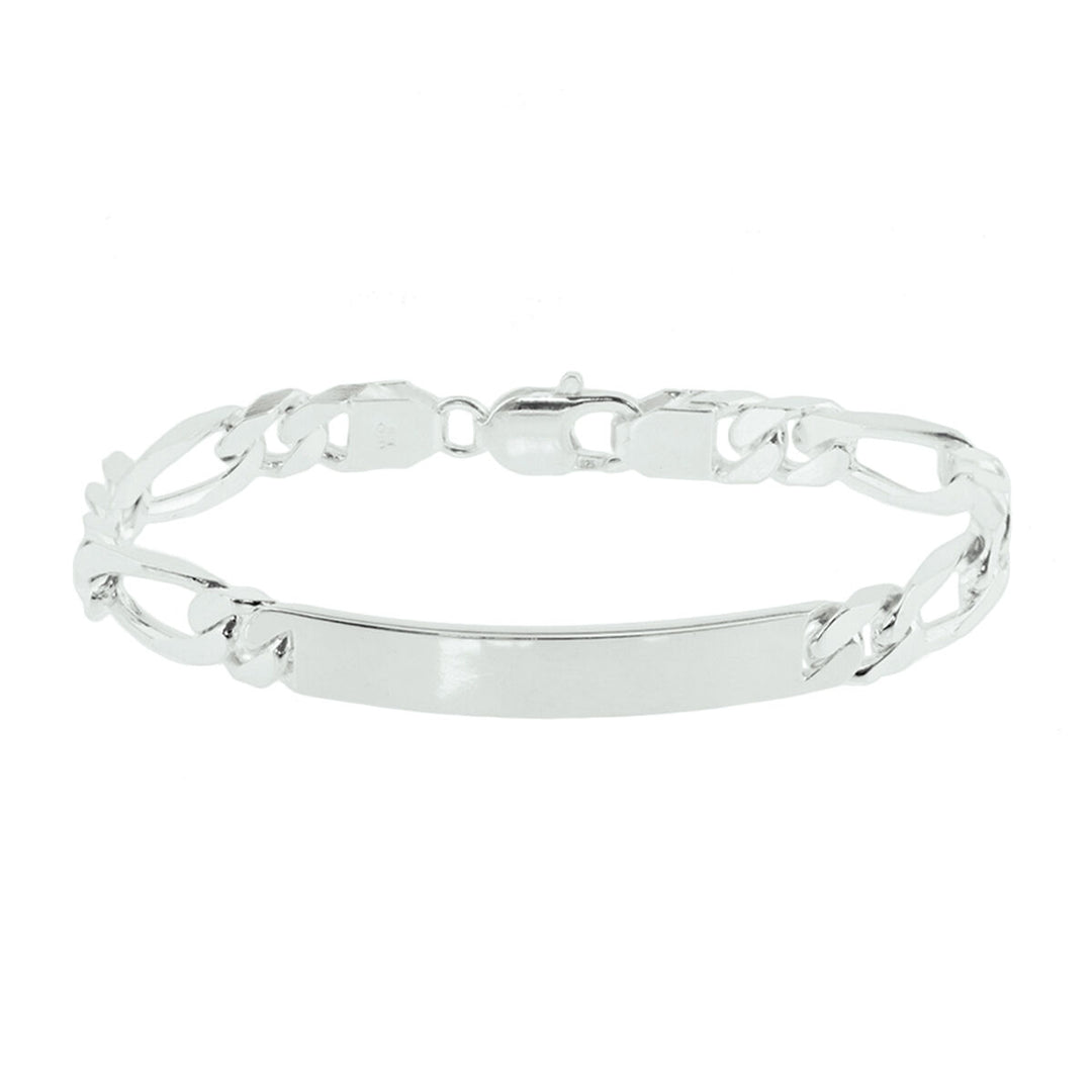 De Van der Kooij Collectie graveerarmband figaro plaat 7,6 mm 20 cm zilver wit is een unisex zilveren armband met een gepolijst naamplaatje en klassieke Figaro ketting die wordt vastgezet met een karabijnsluiting.