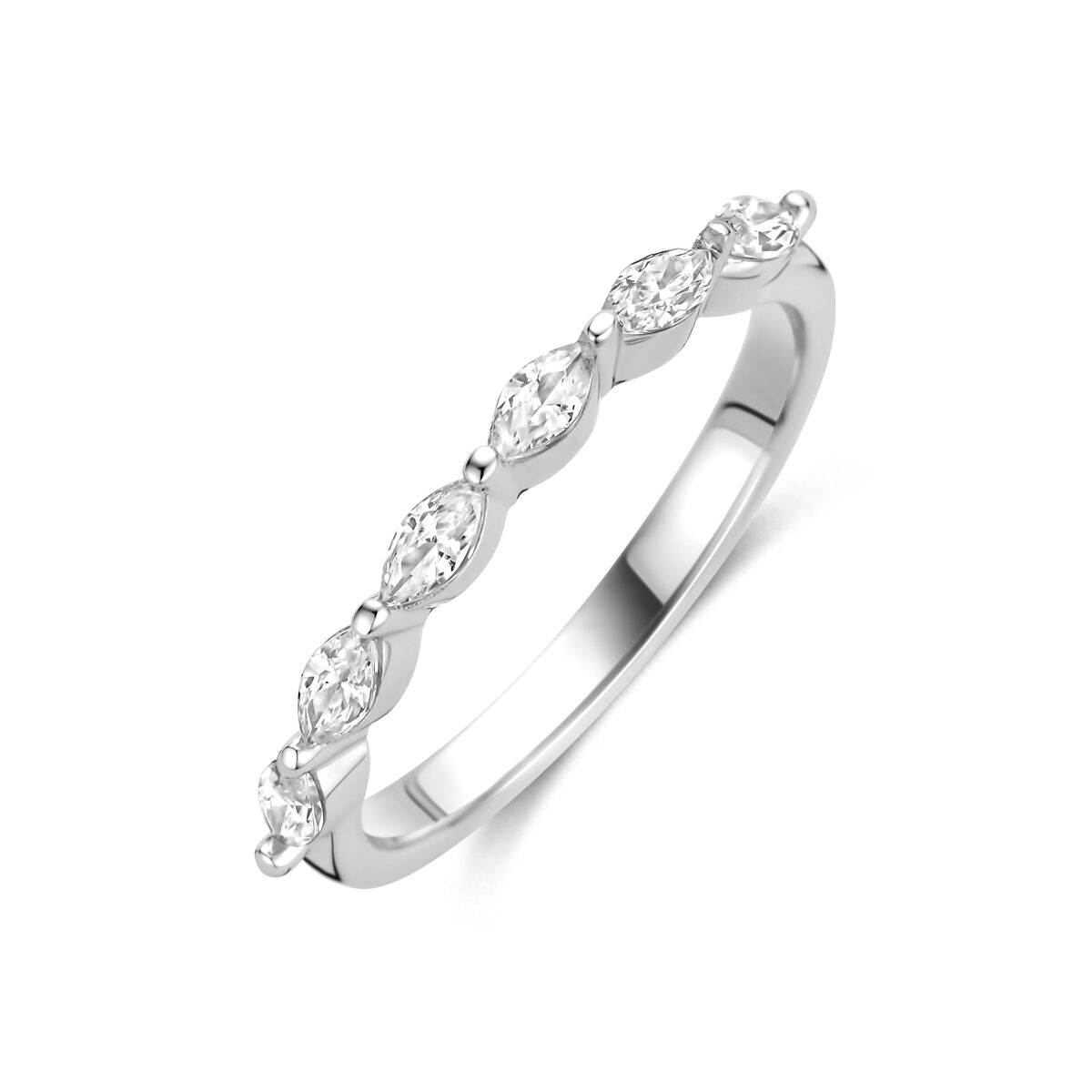 Bague en argent rhodié pour femme ornée de zirconiums en forme de marquise.