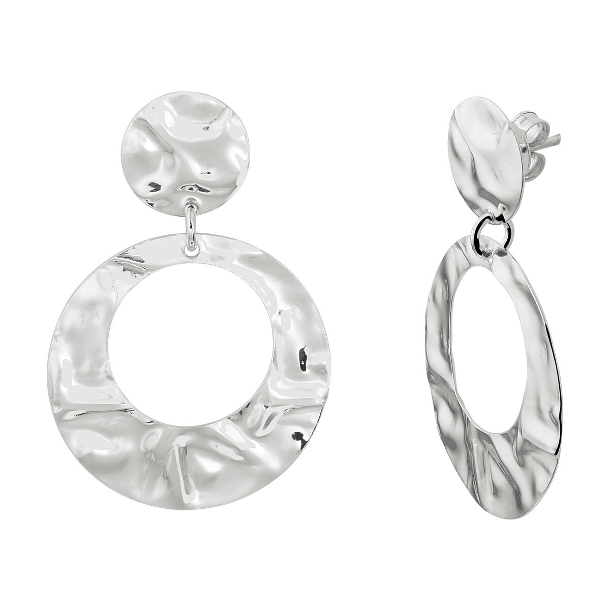 Boucles d'oreilles en argent rhodié, avec un design géométrique et une finition martelée.
