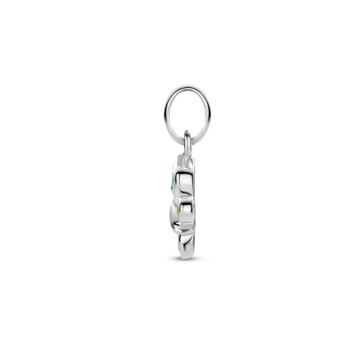 Een zijaanzicht van de Van der Kooij Collectie hanger vlinder zilver gerhodineerd, een zilveren vlinderbedel met een ronde lus en een gedetailleerd, licht gebogen ontwerp – ideaal voor kinderen en vrouwen – afgebeeld tegen een effen witte achtergrond.