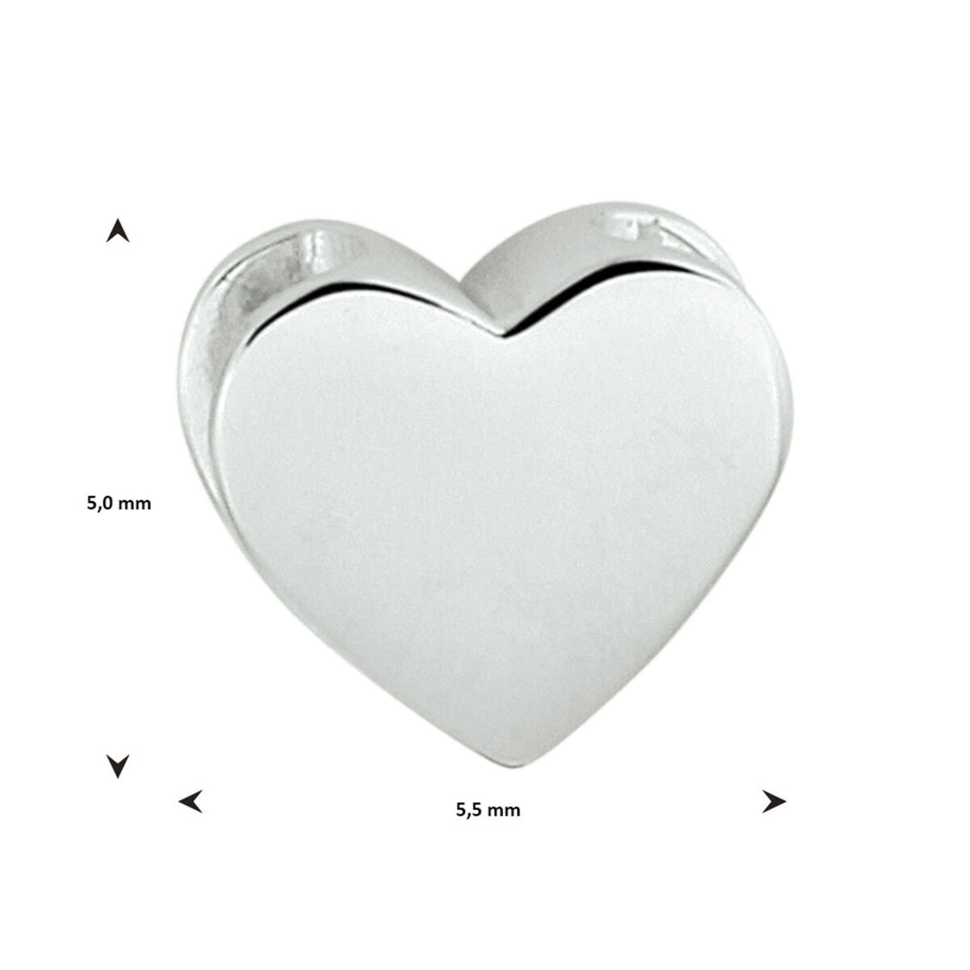 De Van der Kooij Collectie hanger hart zilver gerhodineerd is een gladde, hartvormige hanger (5,0 mm x 5,5 mm), afgebeeld op een witte achtergrond met maatpijlen - perfect als hartje hanger voor een Valentijn cadeau.