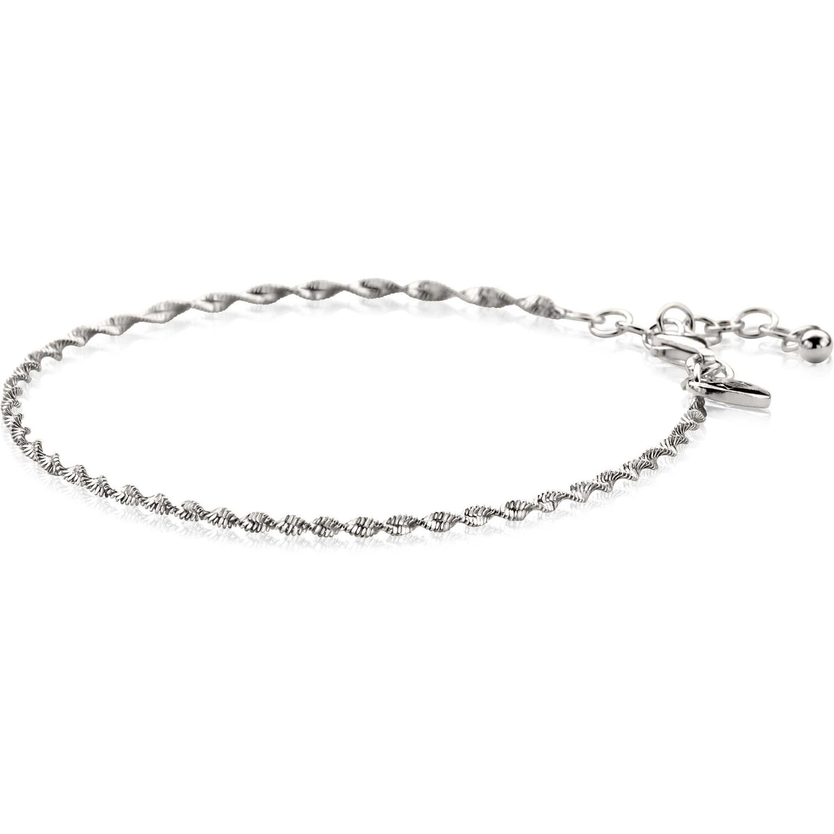 Bracelet en argent avec maillons torsadés, ajustable de 17 à 20 cm.