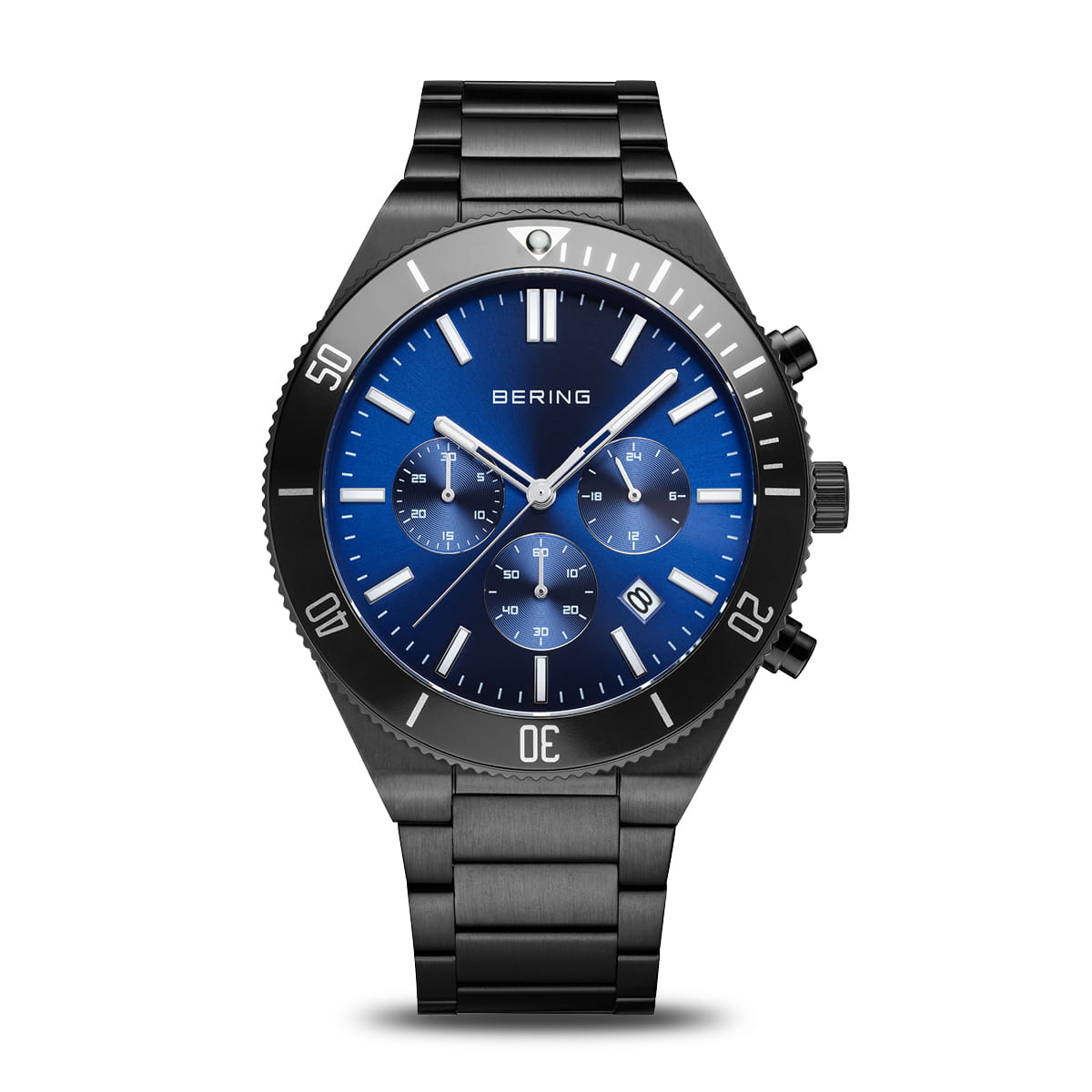 Montre pour homme avec boîtier noir, bracelet en acier, cadran bleu et trois sous-cadrans.