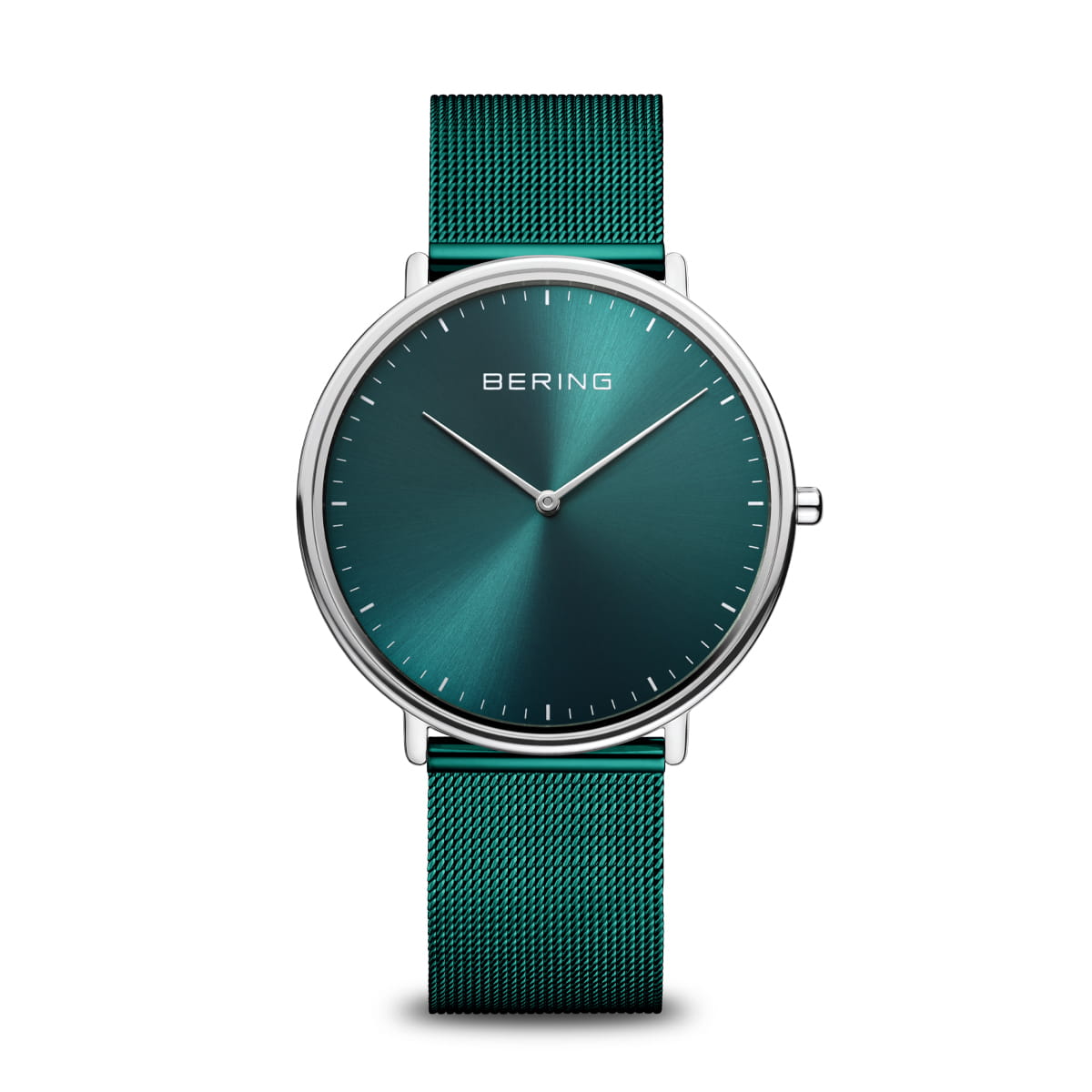 Montre avec un cadran vert émeraude et un bracelet en maille métallique argentée.