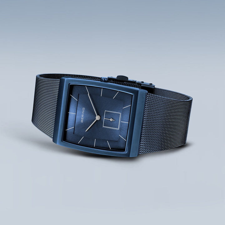 Bering heren horloge blauwe wijzerplaat - 16033-397