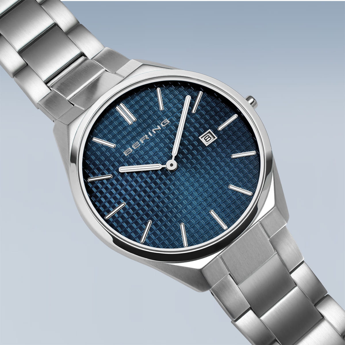 Bering montre pour homme cadran bleu 17240-707