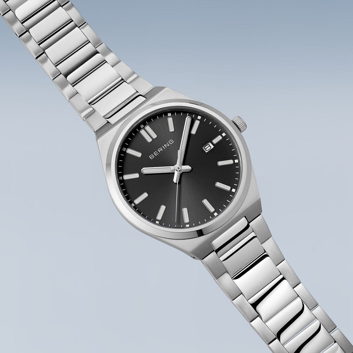 Bering montre pour homme cadran noir 17639-702