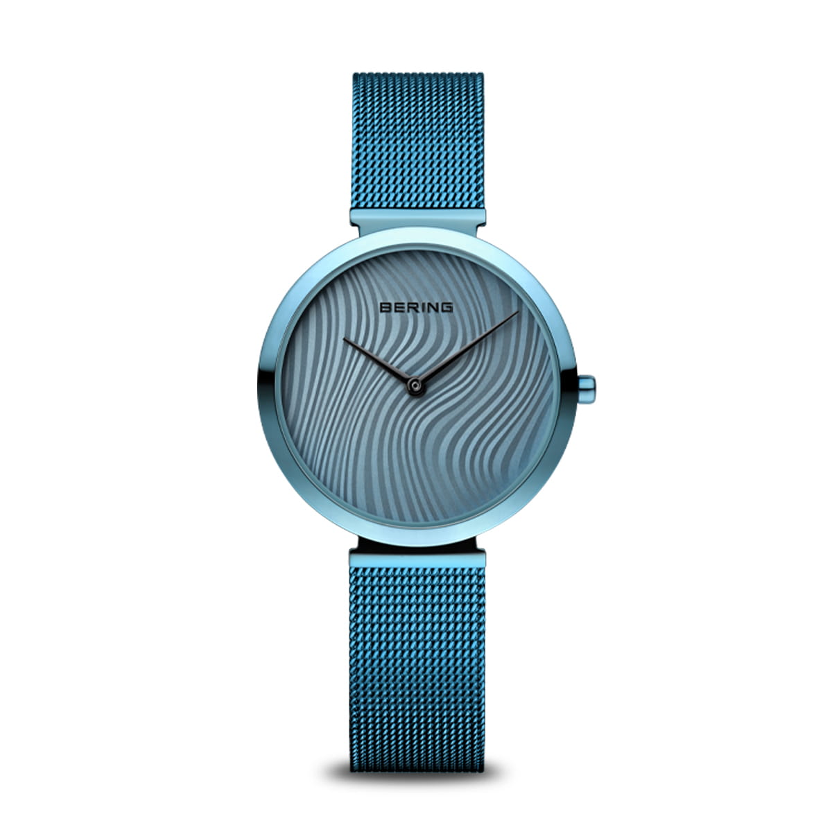 Montre pour femme avec un cadran bleu et un bracelet en maille métallique assorti.