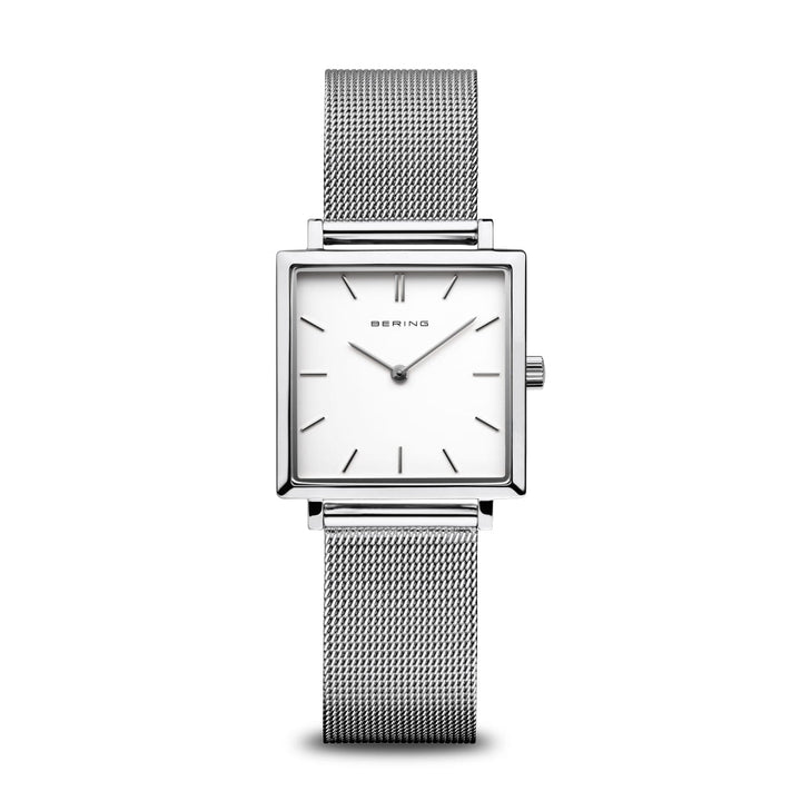Het Bering dameshorloge 18226-004 is een rechthoekig zilveren horloge met een minimalistische witte wijzerplaat, zilveren markeringen en meshband. Het biedt betrouwbaar quartz uurwerk en duurzaam saffierglas voor tijdloze elegantie en functionaliteit.