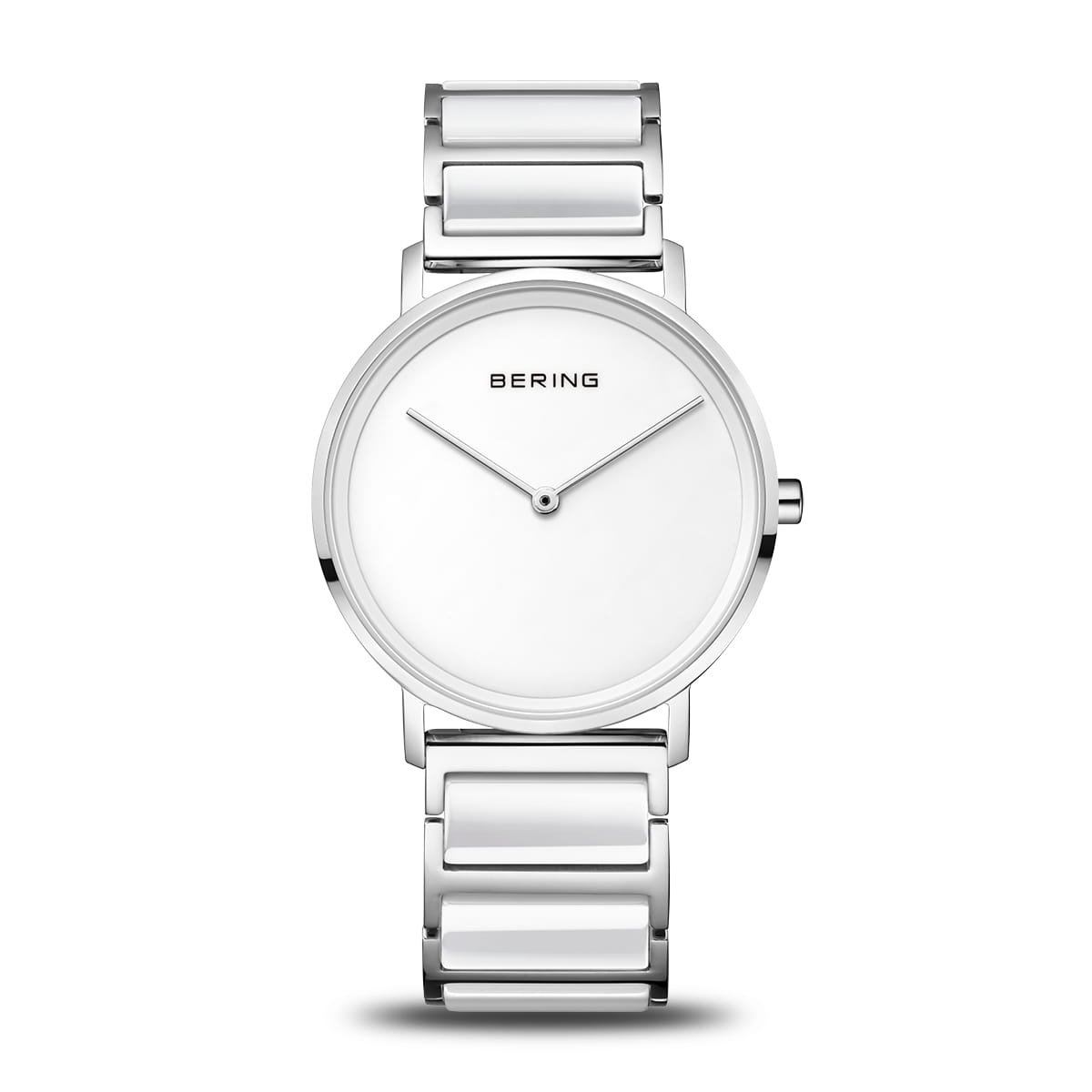 Montre Bering pour femme avec un cadran blanc et un bracelet en acier inoxydable argenté.