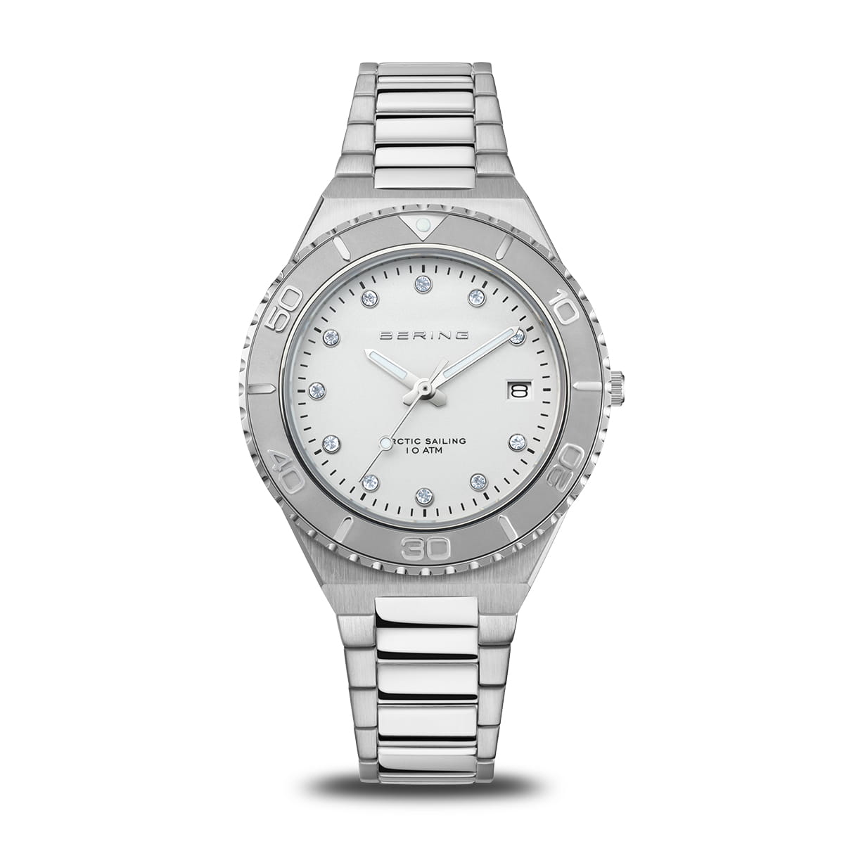 Montre Bering pour femmes avec cadran blanc, boîtier en acier inoxydable et bracelet en métal.