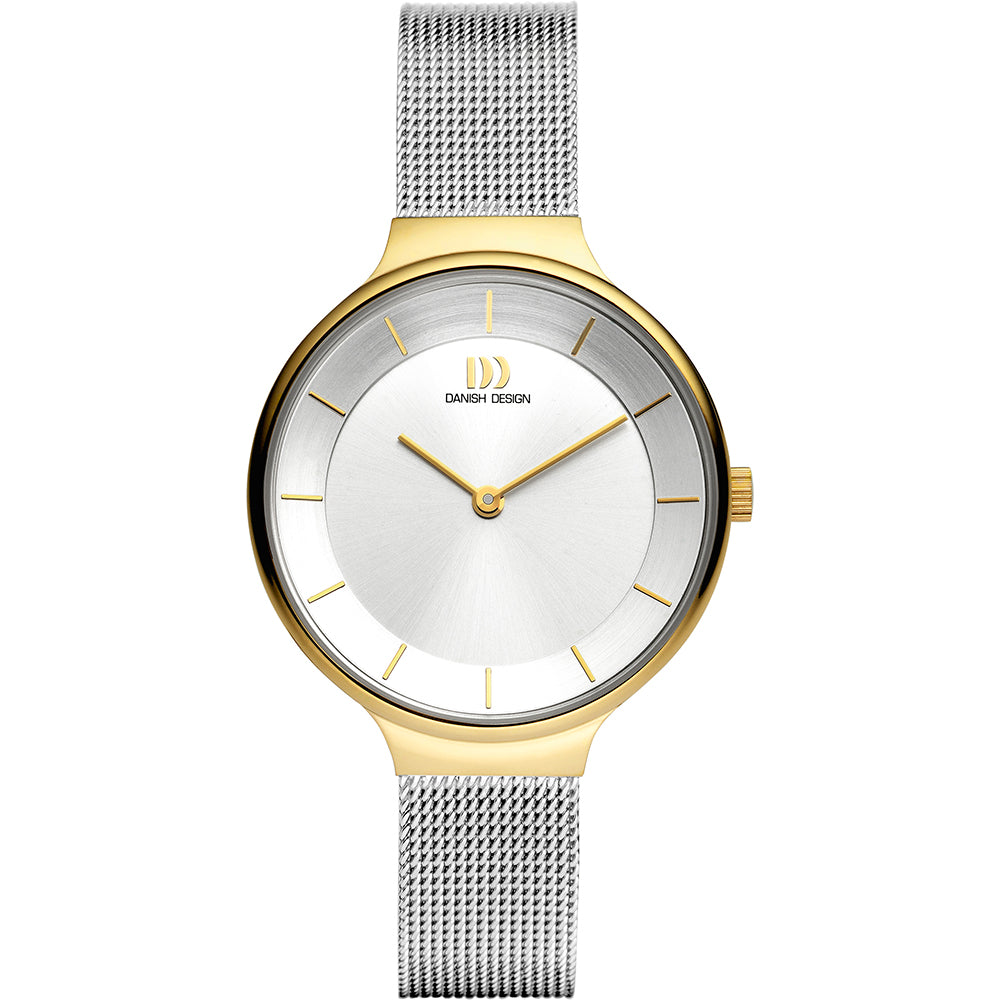 Montre argentée avec un cadran doré et un bracelet en maille métallique.