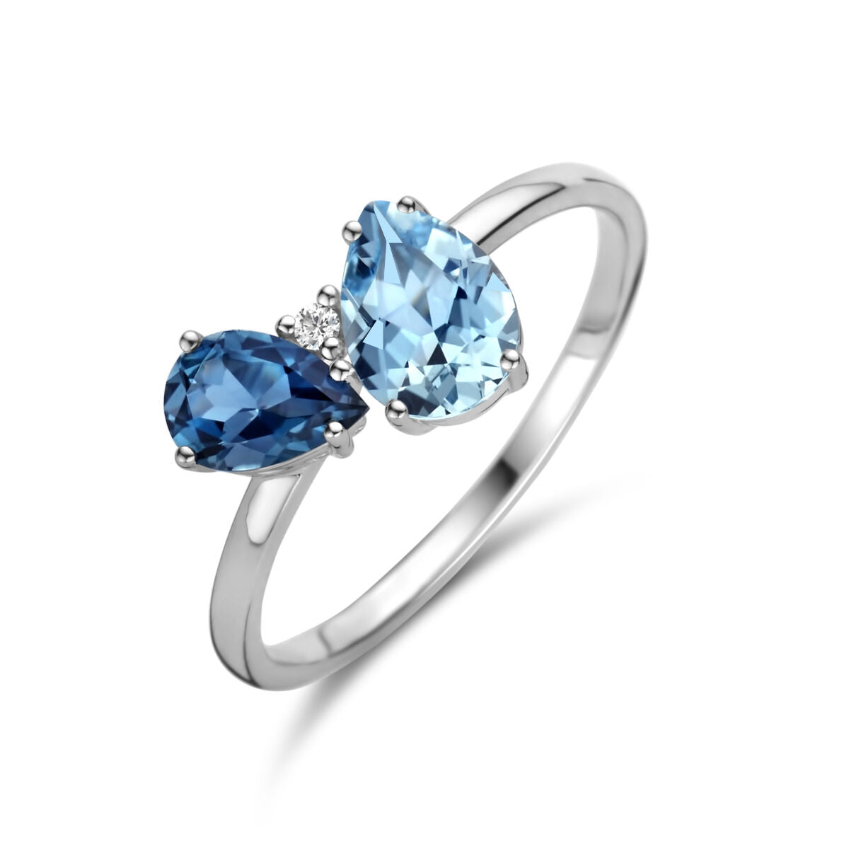 Bague en or blanc 14K avec deux topazes london blue en forme de poire et un diamant de 0,01 ct.