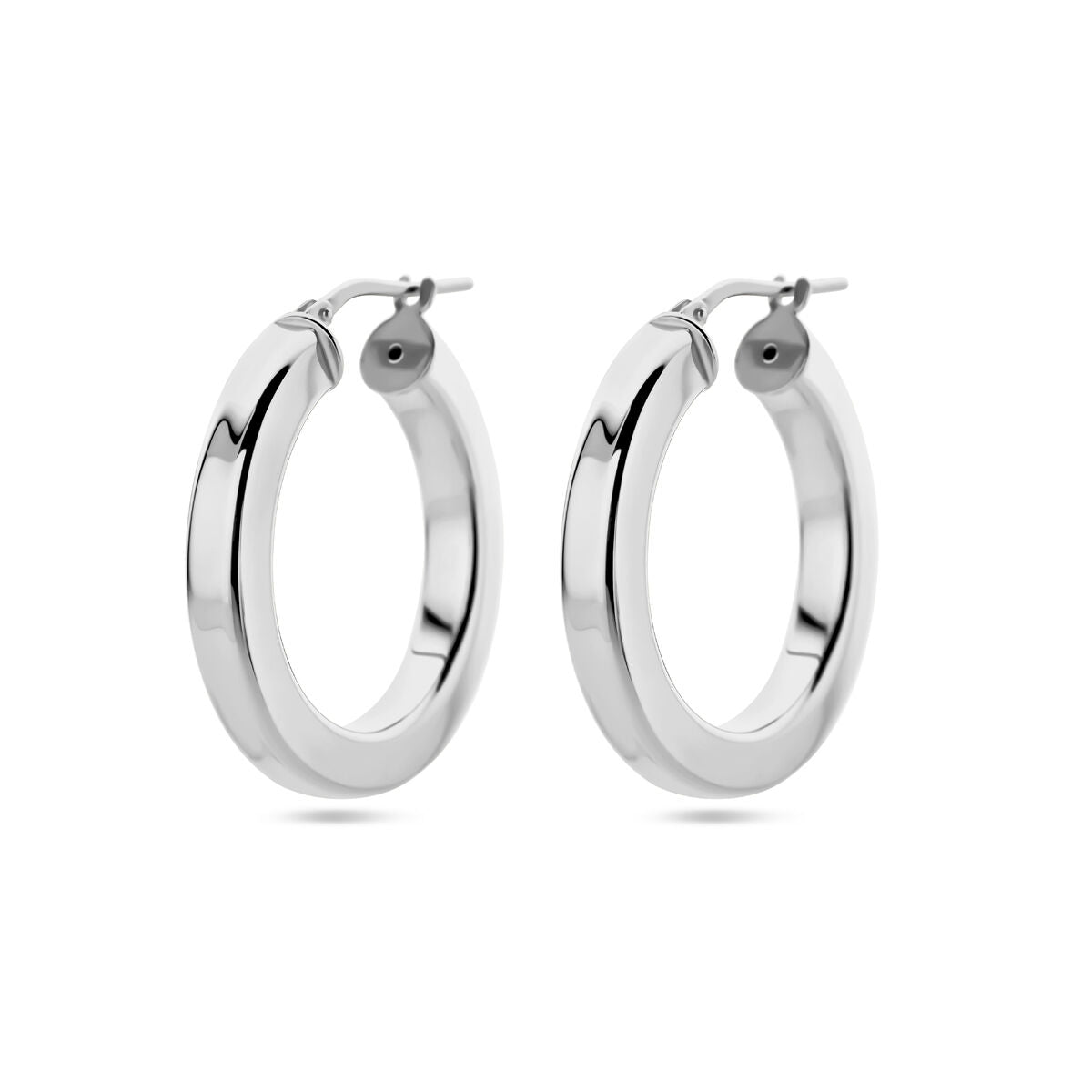 Boucles d'oreilles en argent rhodié, de forme ronde et lisse, avec un design tubulaire.