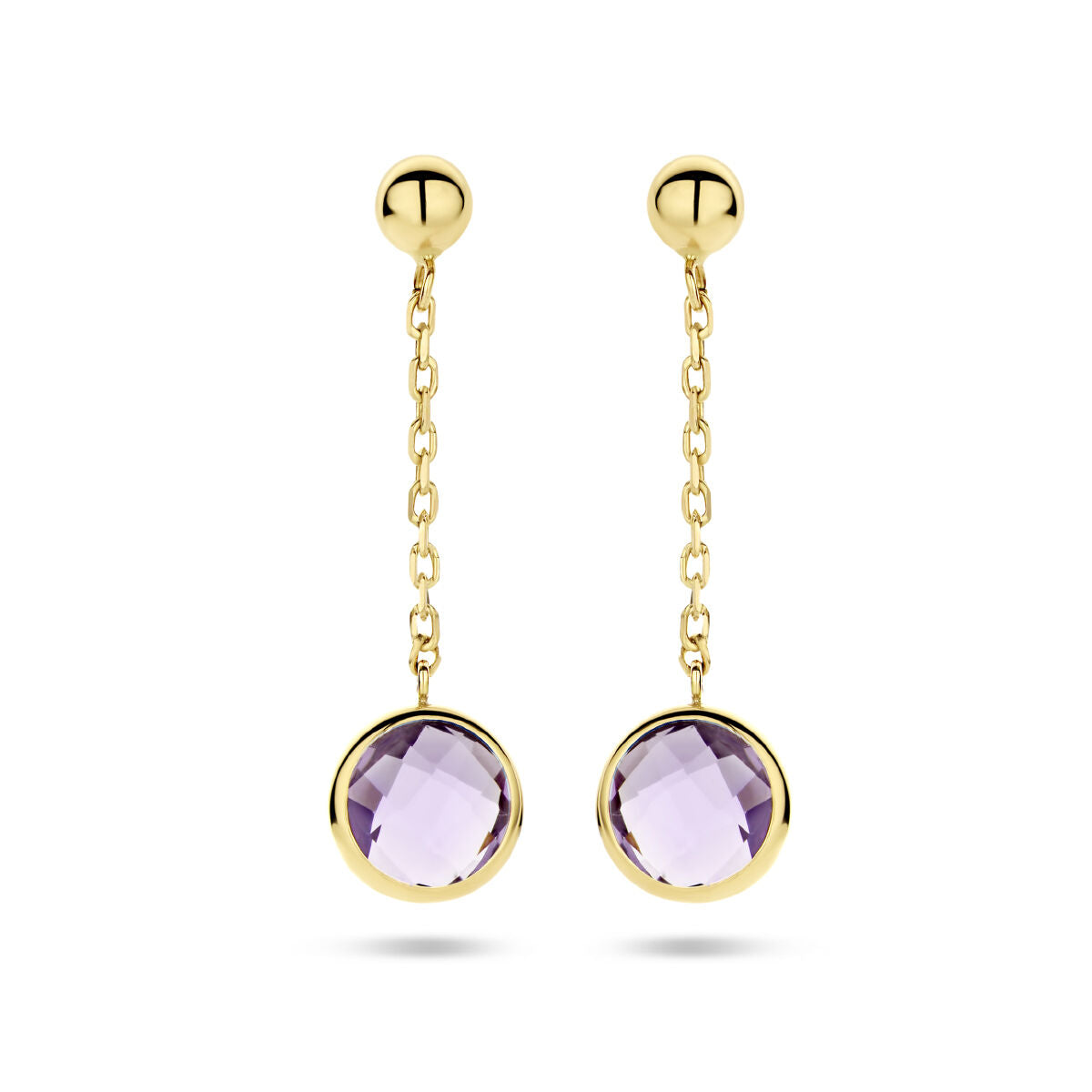 Boucles d'oreilles en or jaune 14K avec des pendentifs en améthyste taillée.