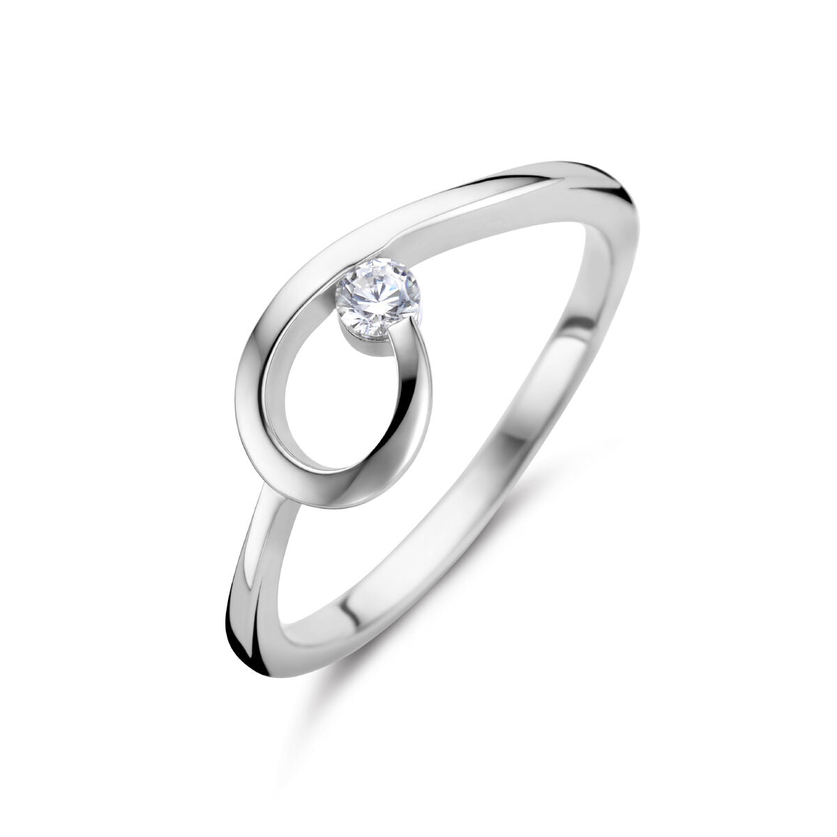 Bague en argent rhodié avec un zirconia brillant, au design fluide et moderne.