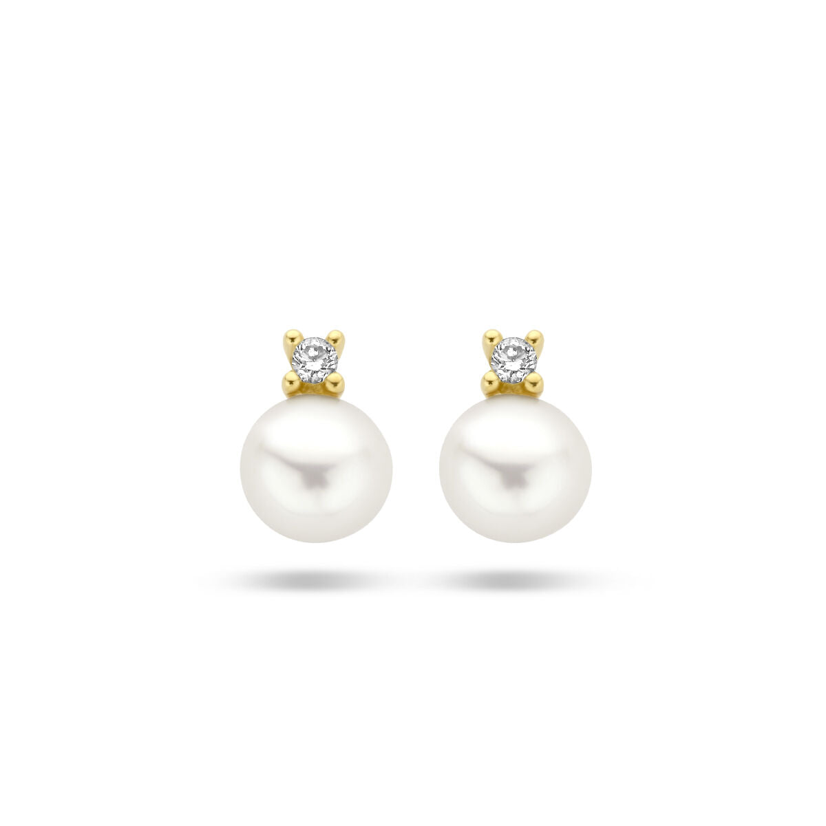 Boucles d'oreilles en perles avec diamants de 0,02 ct en or jaune 14K.