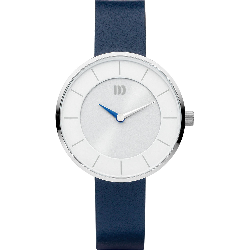 Montre avec un cadran argenté, boîtier en acier inoxydable et bracelet en cuir bleu.