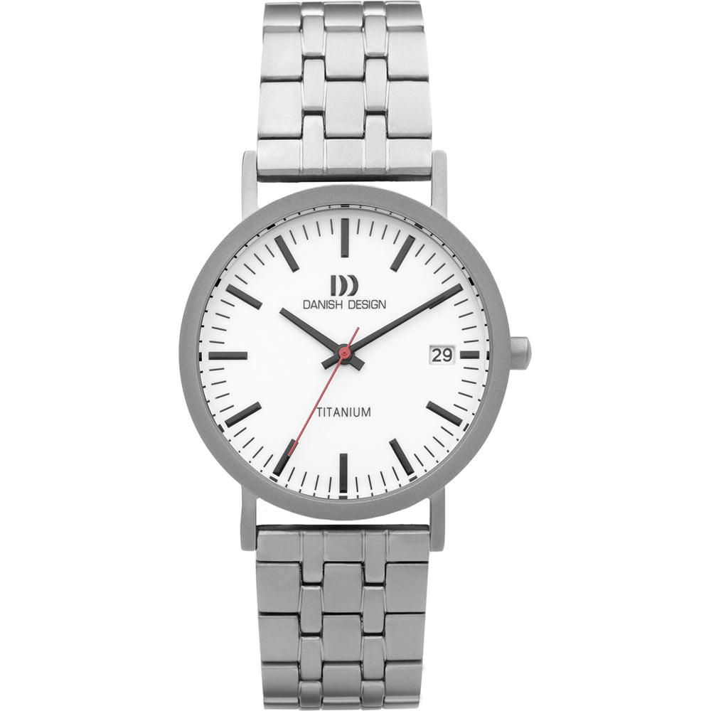 Montre en titane avec cadran blanc, bracelet en acier inoxydable et aiguilles noires.