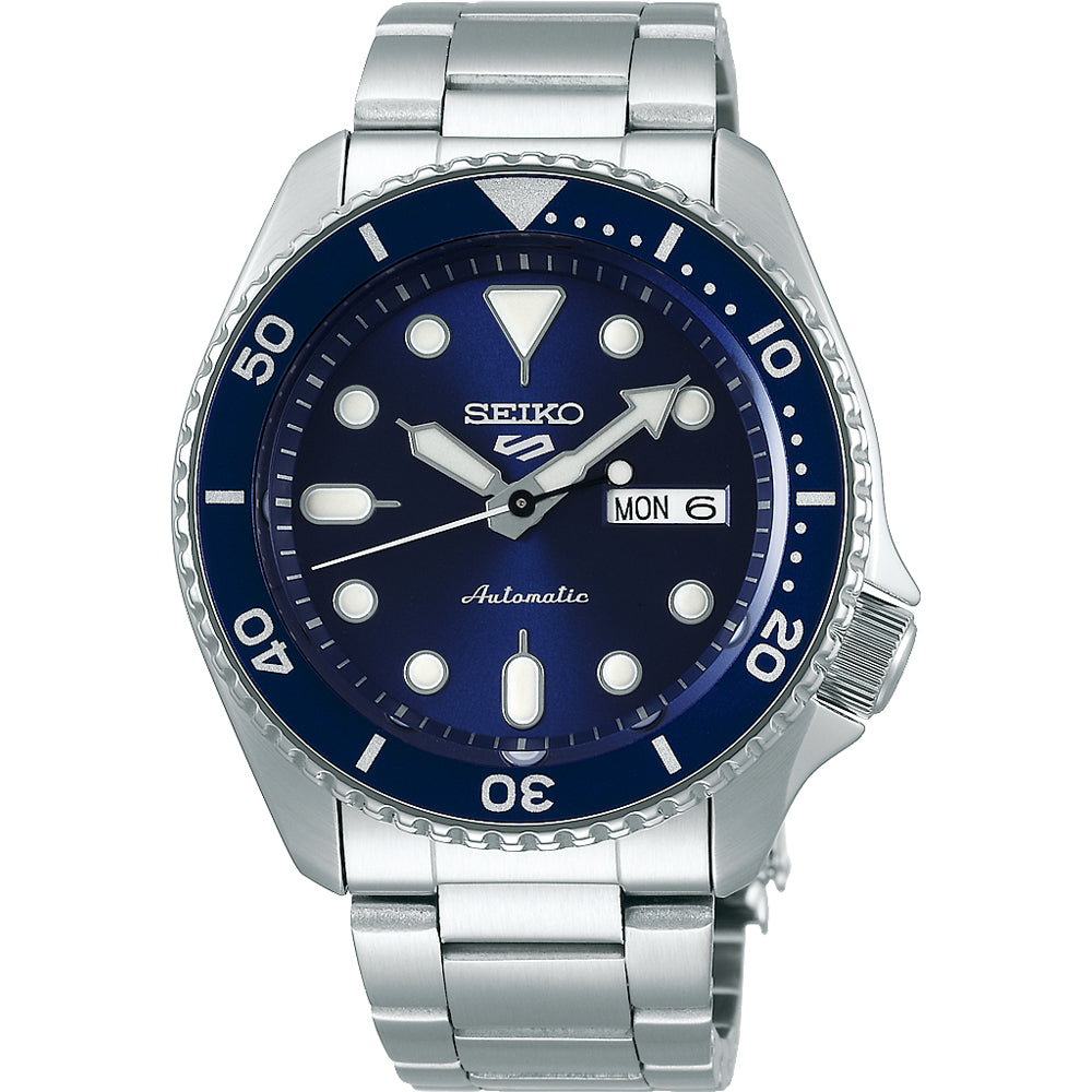 Montre automatique pour homme avec boîtier en acier inoxydable, cadran bleu et bracelet en métal.