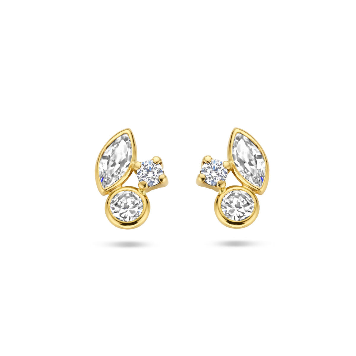 Boucles d'oreilles en or jaune 14K avec zircones, ornées de pierres brillantes en forme de marquise et ronde.