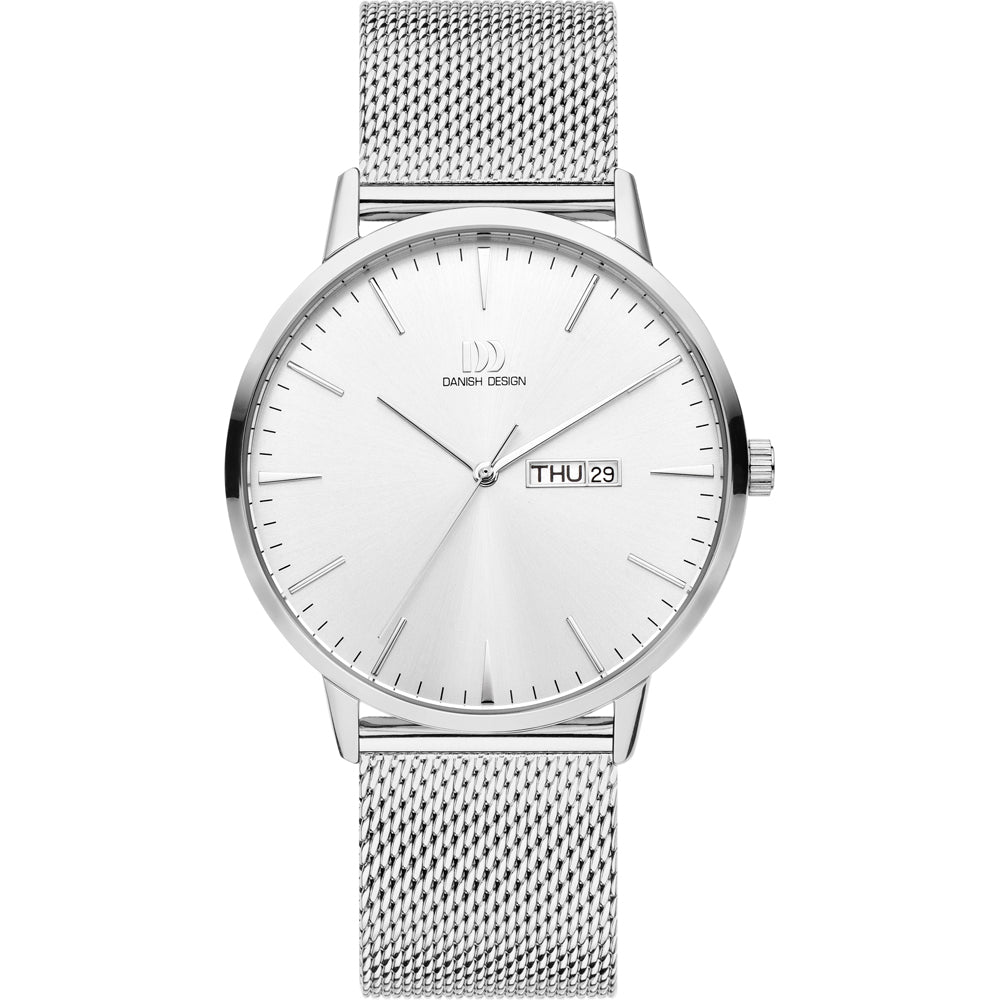 Montre argentée avec cadran minimaliste, bracelet en maille métallique et affichage de la date.