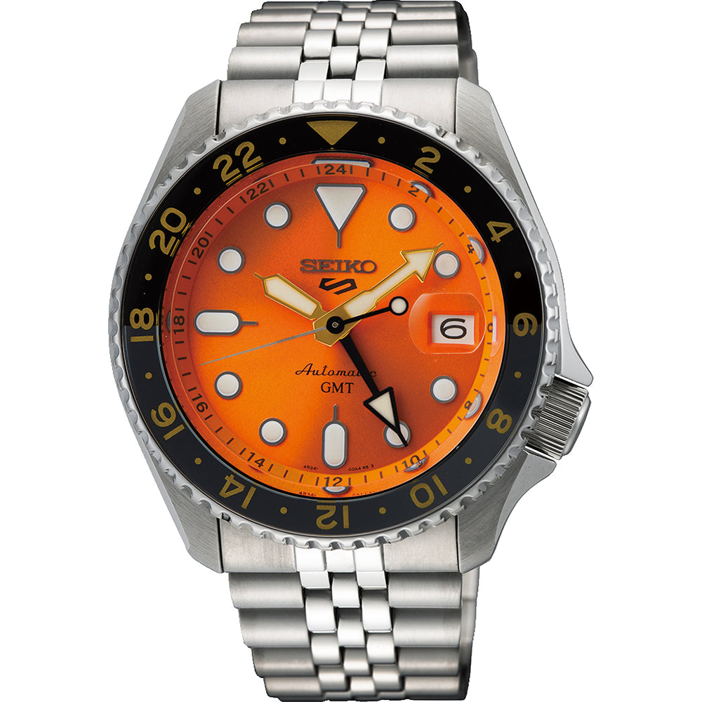 Montre pour homme Seiko 5 Sports avec un cadran orange dégradé, lunette noire et bracelet en acier inoxydable.