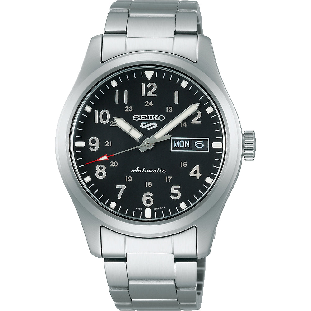 Het Seiko 5 Sports herenhorloge SRPG27K1 van Seiko heeft een automatisch mechanisme, een zilveren metalen band en een zwarte wijzerplaat. Het geeft zowel 12-uurs- als 24-uursformaten weer met lichtgevende wijzers, een secondewijzer met rode punt en een datumvenster.