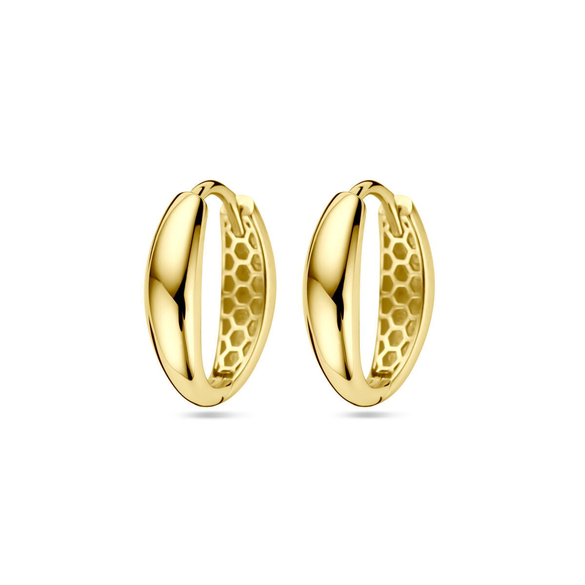 Boucles d'oreilles en or jaune 14K, de forme arrondie avec un motif intérieur en nid d'abeille.