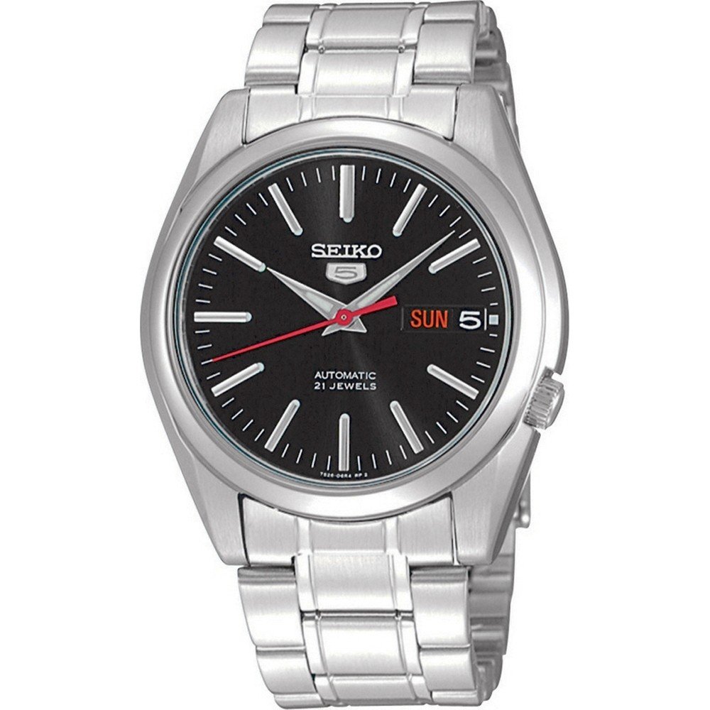 Montre pour homme Seiko avec bracelet en acier inoxydable, cadran noir et affichage jour-date.