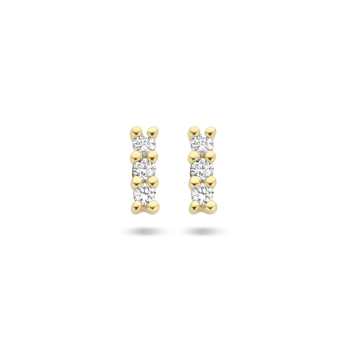 Boucles d'oreilles en or jaune 14K avec diamants de 0,05 ct, disposées en ligne.