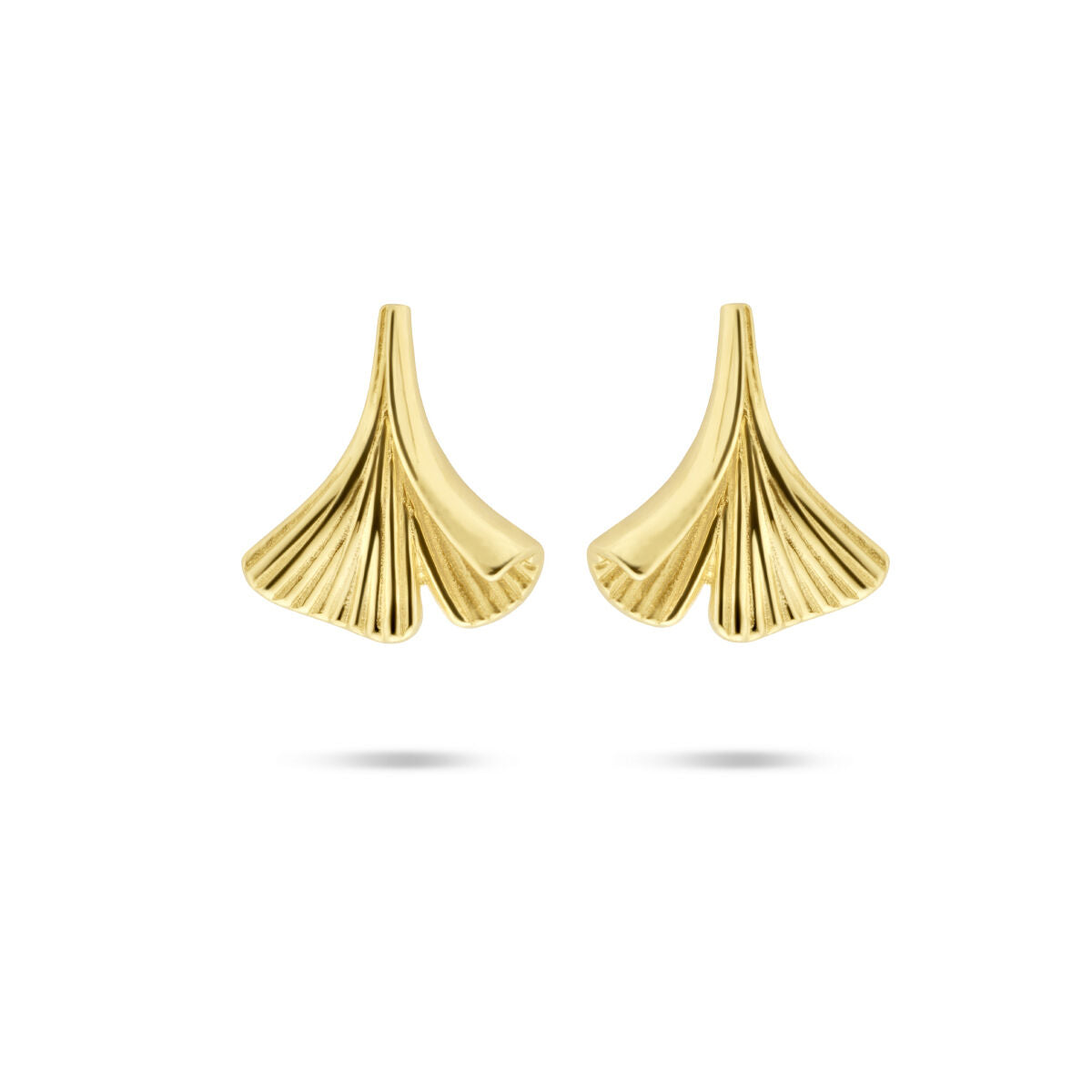 Boucles d'oreilles en or jaune 14K en forme de feuille de ginkgo.