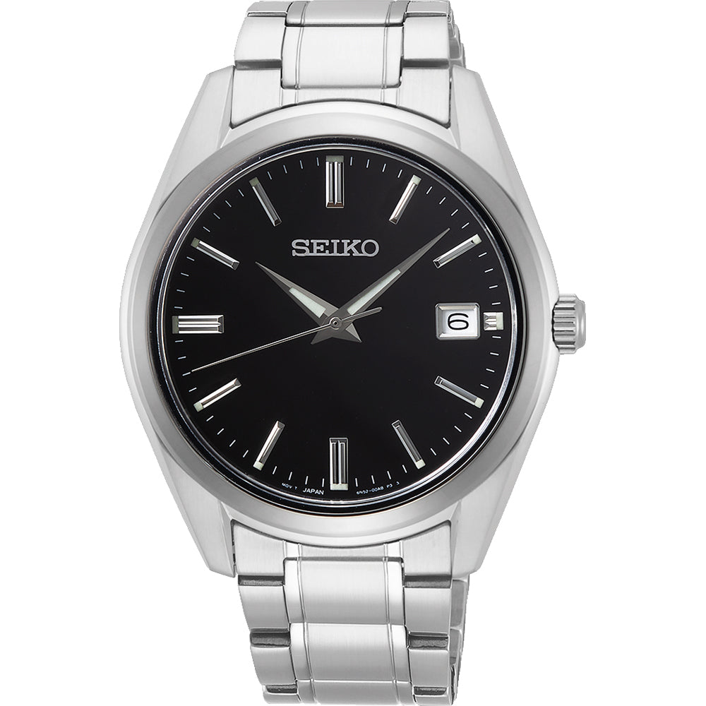 Montre pour homme Seiko avec boîtier en acier inoxydable, cadran noir et bracelet argenté.