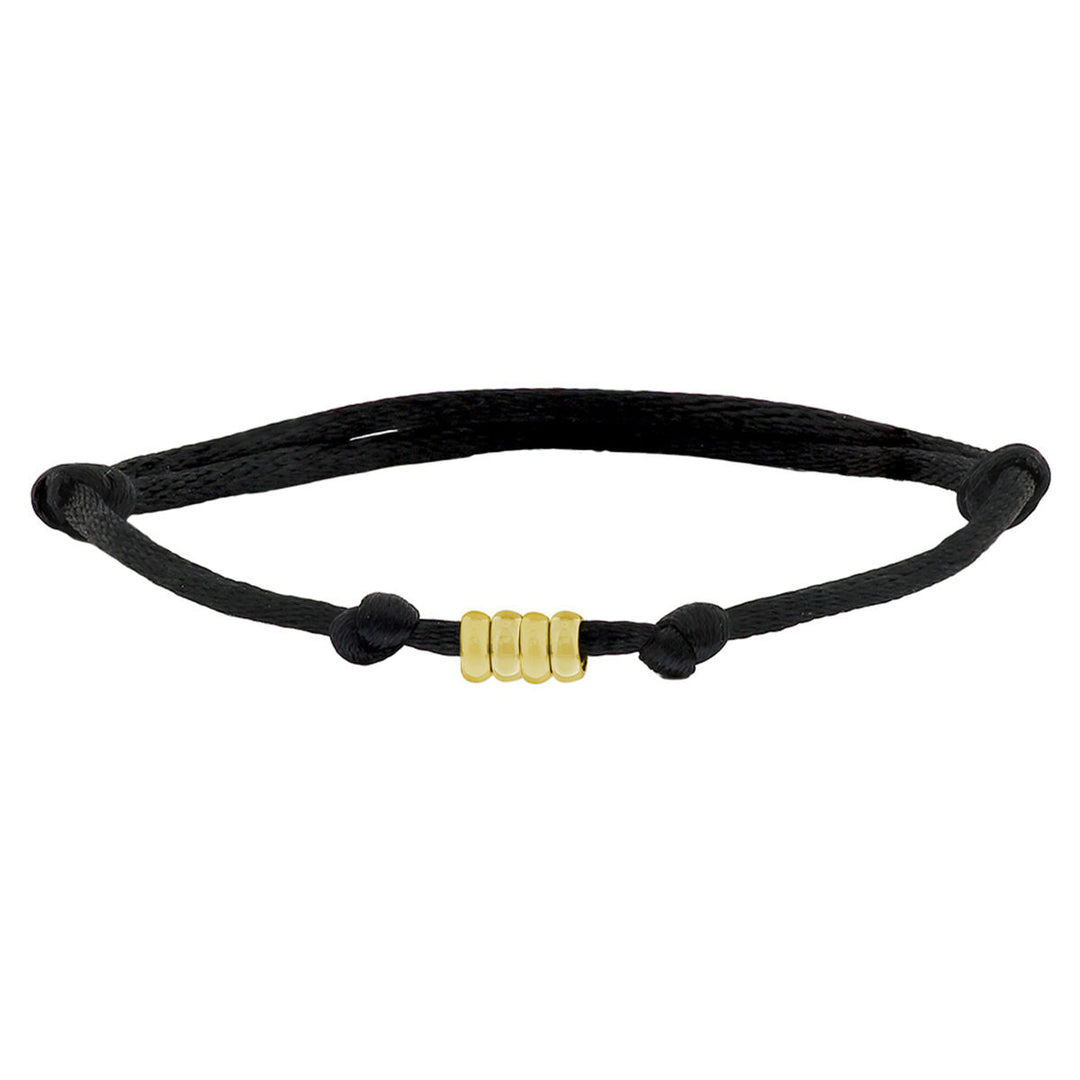 De Van der Kooij Collectie gouden armband heren satijn 14K met rubber/nylon/leer is een zwarte gevlochten armband met vier kleine gouden cilinderkralen in het midden en verstelbare knopen aan beide zijden.