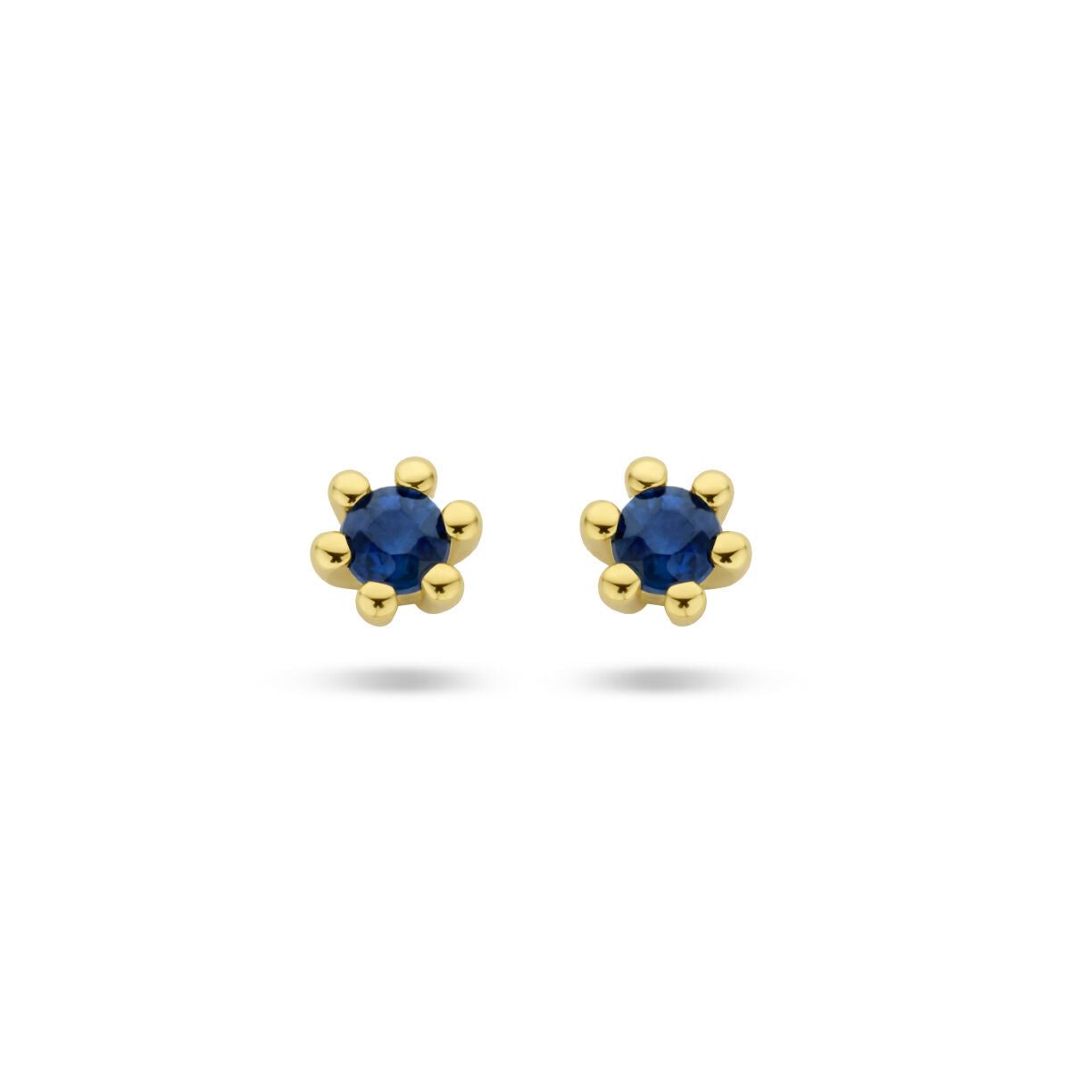 Boucles d'oreilles en or jaune 14K avec saphirs ronds.