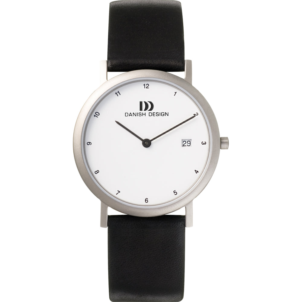 Montre avec un cadran blanc, boîtier en acier inoxydable et bracelet en cuir noir.