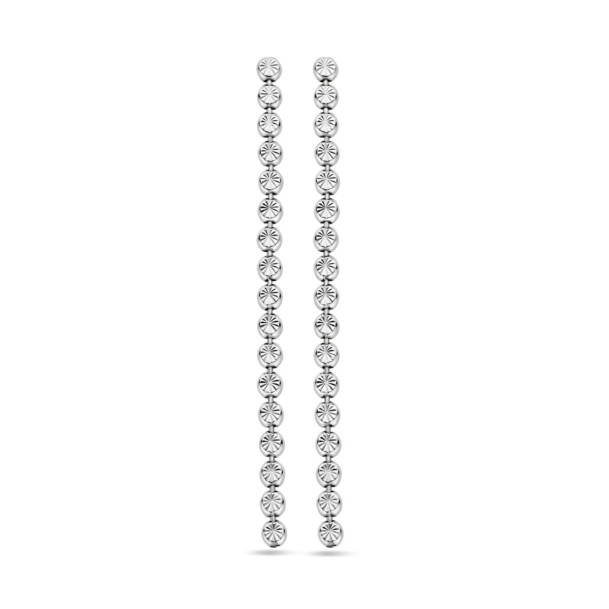 Boucles d'oreilles argentées rhodiées avec des pierres brillantes, mesurant 55 mm de long.