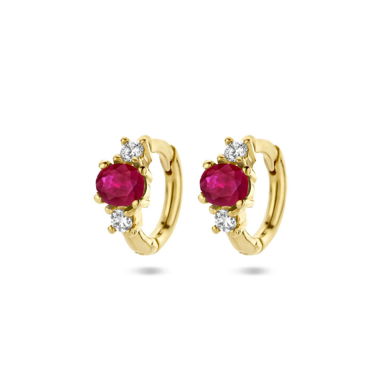 Boucles d'oreilles en or jaune 14K avec rubis et diamants de 0,10 ct (2x0,05 ct).