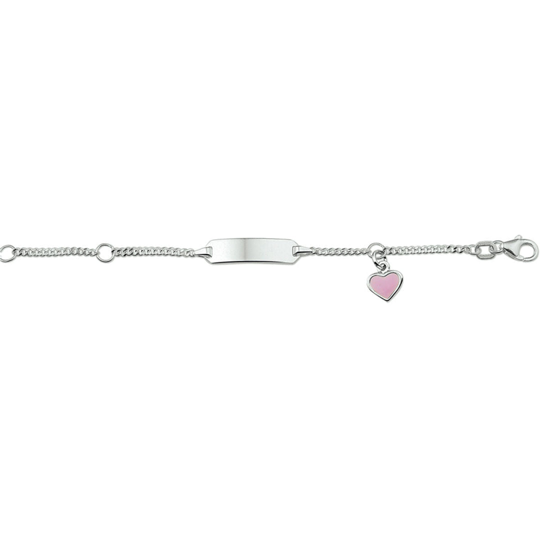 De Van der Kooij Collectie graveerarmband hart plaat 5 mm (9-11 cm) is een zilver gerhodineerd kinderarmband met een rechthoekige graveerplaat en roze hartje, ideaal als geboorte cadeau.