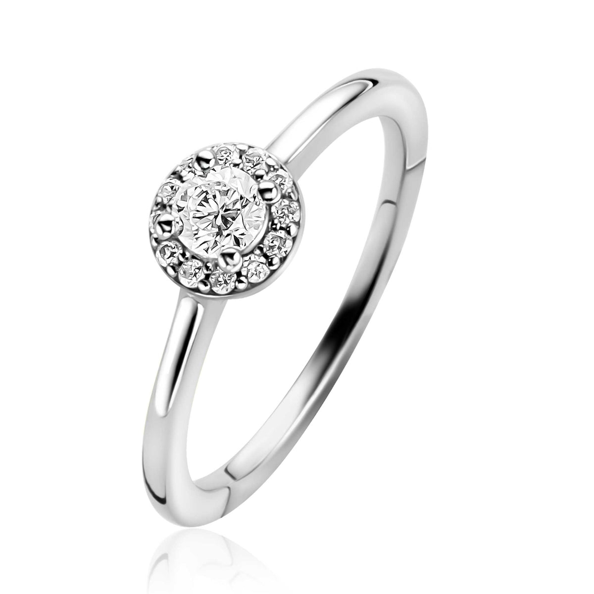 Bague en argent avec un zircon central entouré de petits zircons.