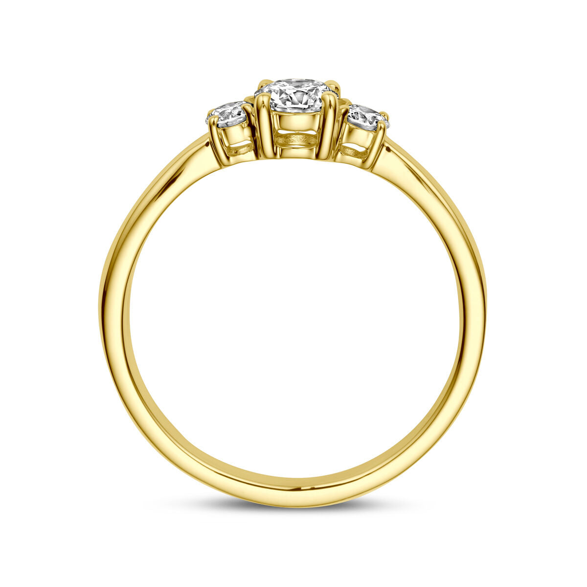 De Van der Kooij Collectie ring trilogie labgrown diamant 0.46ct H SI in 14K geelgoud heeft drie ronde diamanten in een tandzetting en wordt getoond van opzij tegen een witte achtergrond.