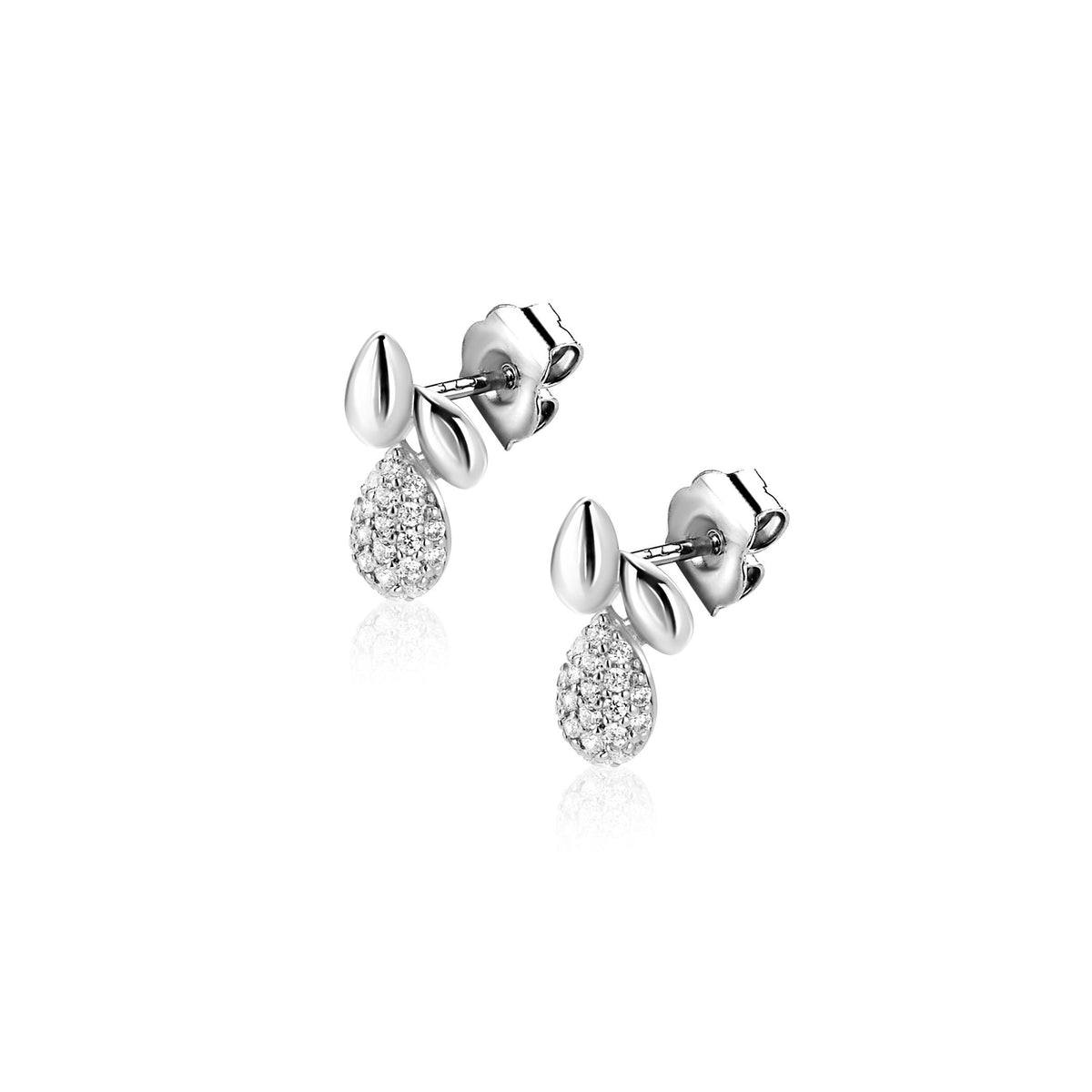 Boucles d'oreilles en argent avec des détails en forme de goutte et des pierres scintillantes.