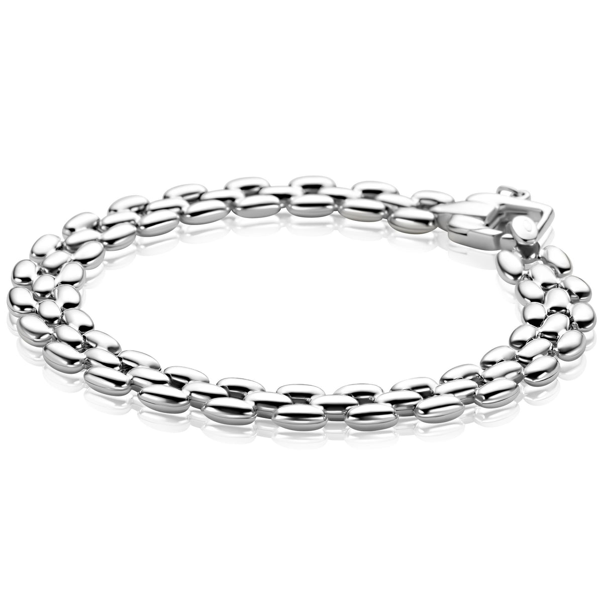 Bracelet en argent avec maillons ovales et fermoir en métal.