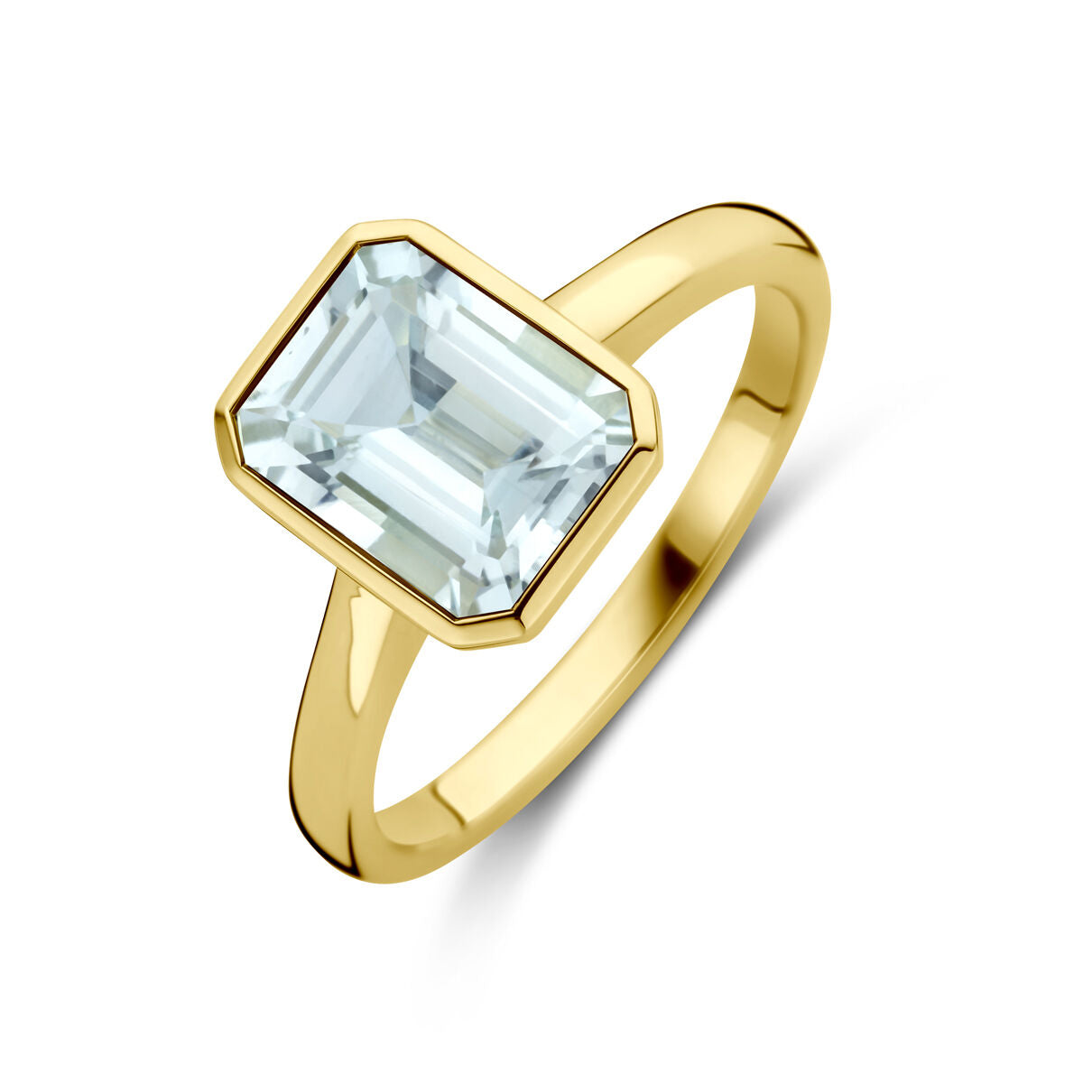 Bague en or jaune 14K avec un aquamarine rectangulaire.