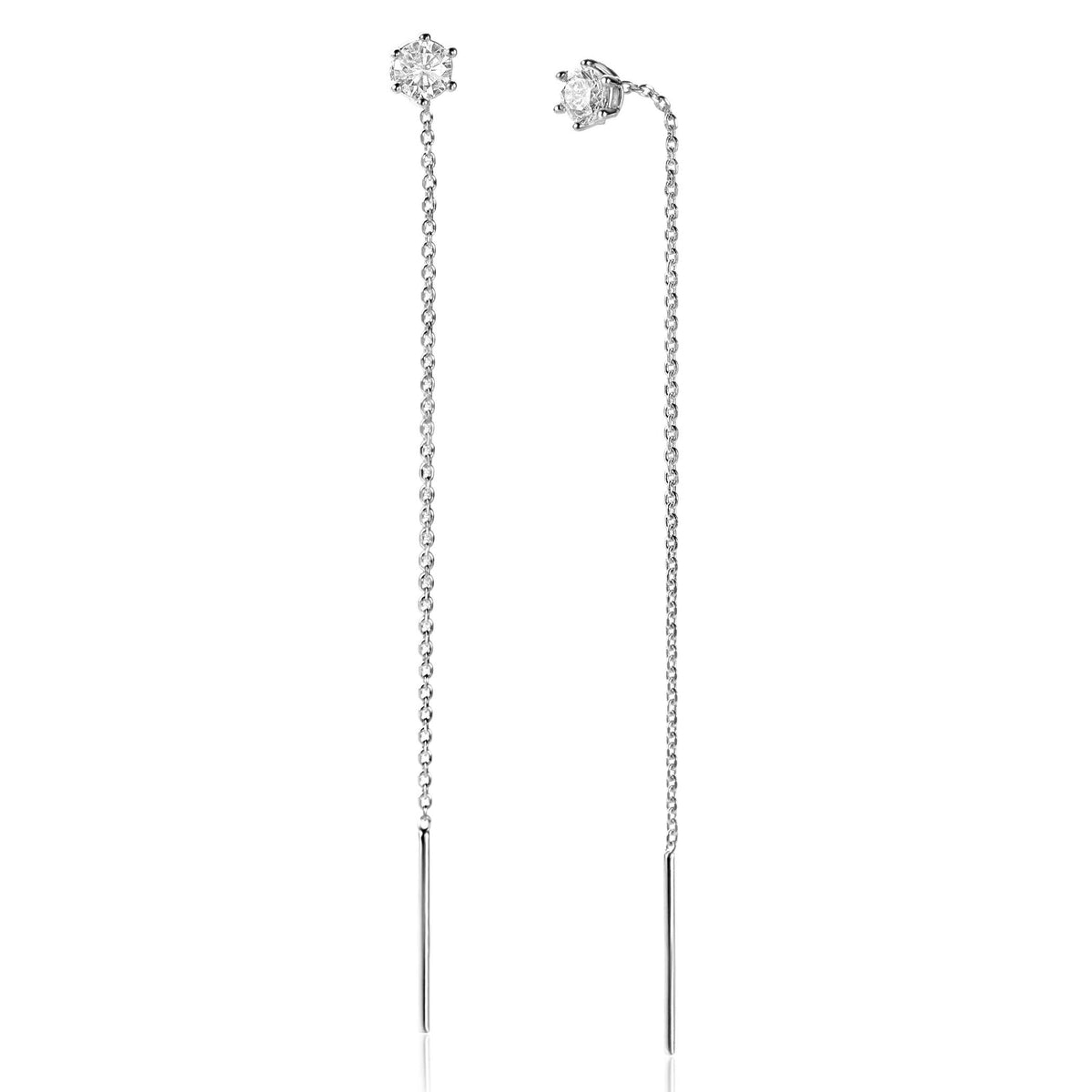 Boucles d'oreilles en argent avec chaîne délicate et pendants fins.
