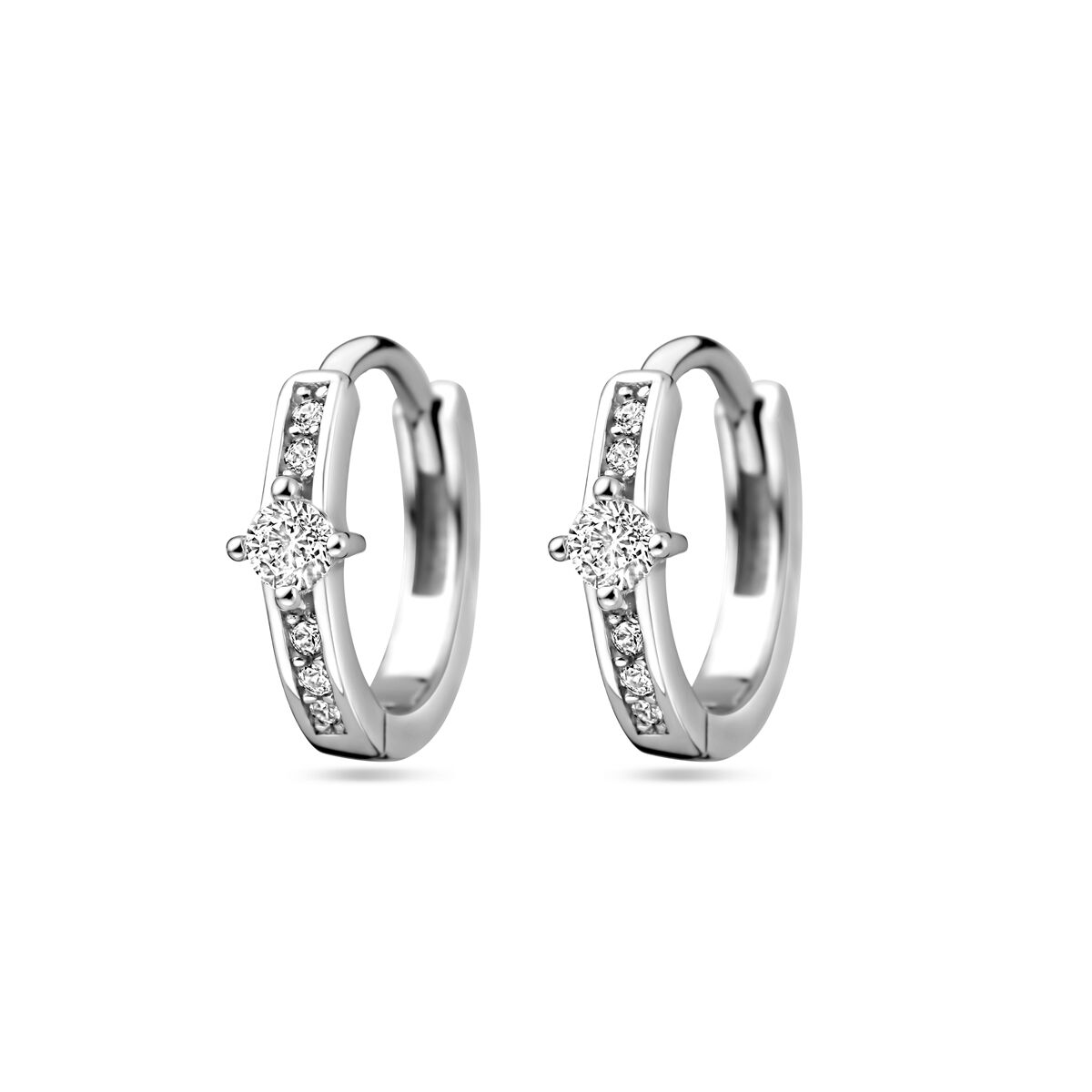 Boucles d'oreilles en argent rhodié avec zircons, ornées d'une étoile.
