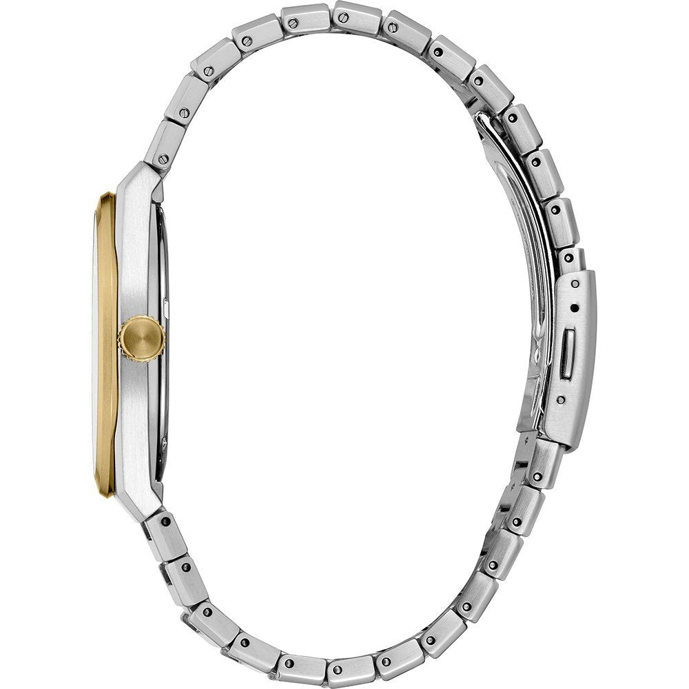 Zijaanzicht van het Seiko heren horloge SUR558P1: dit Seiko horloge heeft een tweekleurige zilver- en goudkleurige kast en band, een goudkleurige kroon en bezel, plus een quartz uurwerk voor een nauwkeurige tijdmeting.